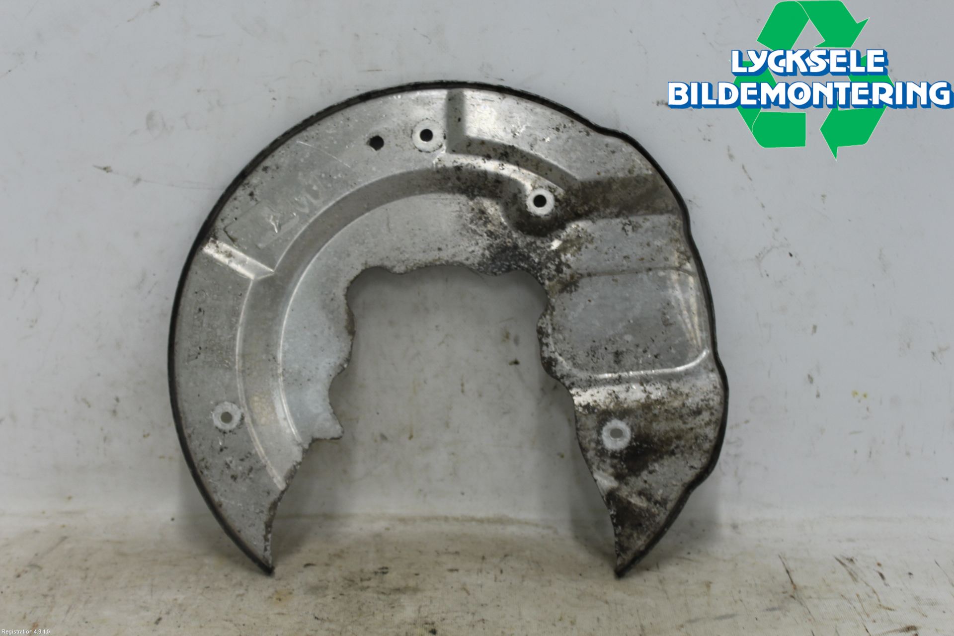 Volvo V90 17->> Bromssköld Fram