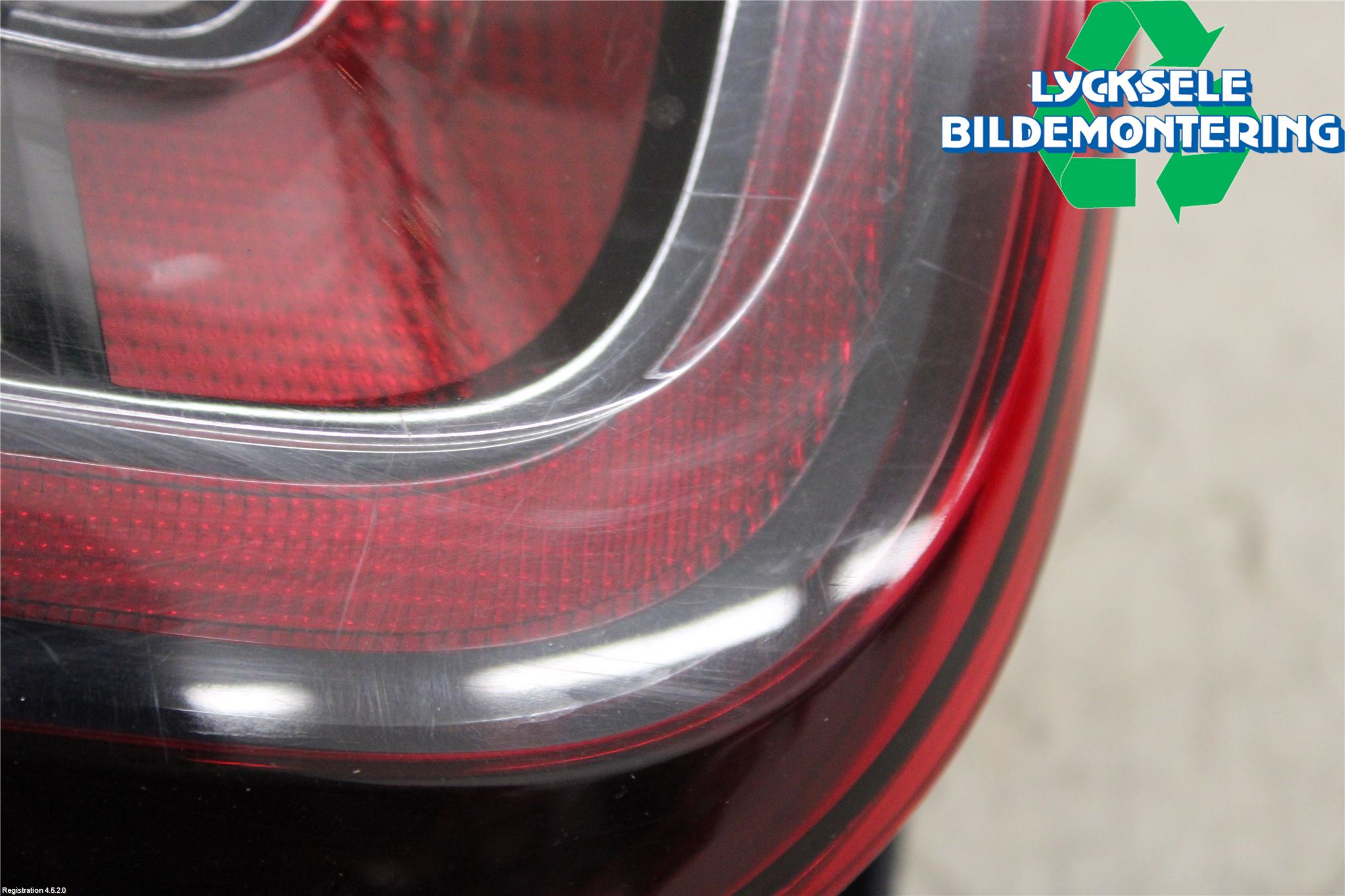 Dacia DUSTER 10-17 Bakljus Vänster