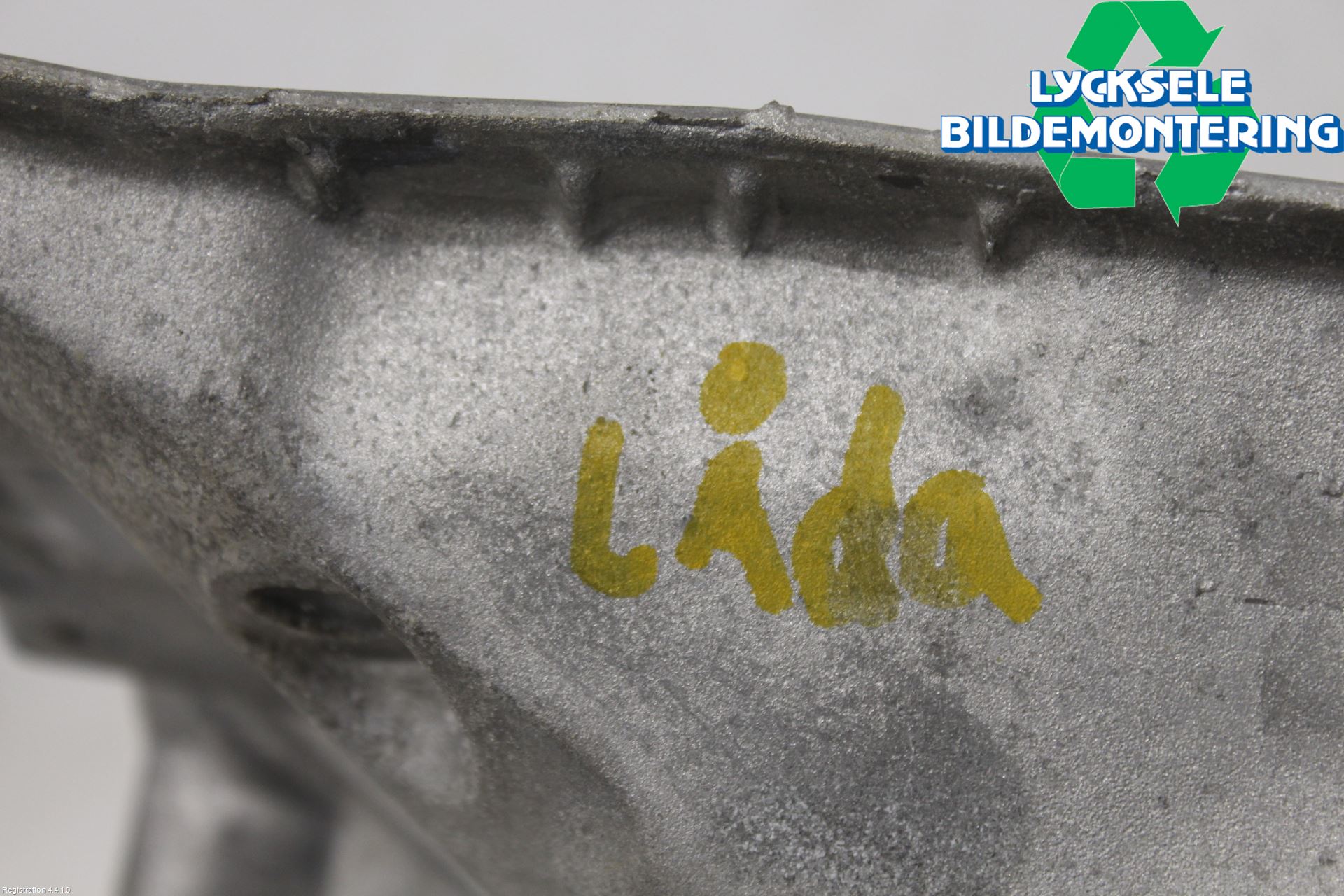 Audi A4/S4 B9 20- Växellådsbalk