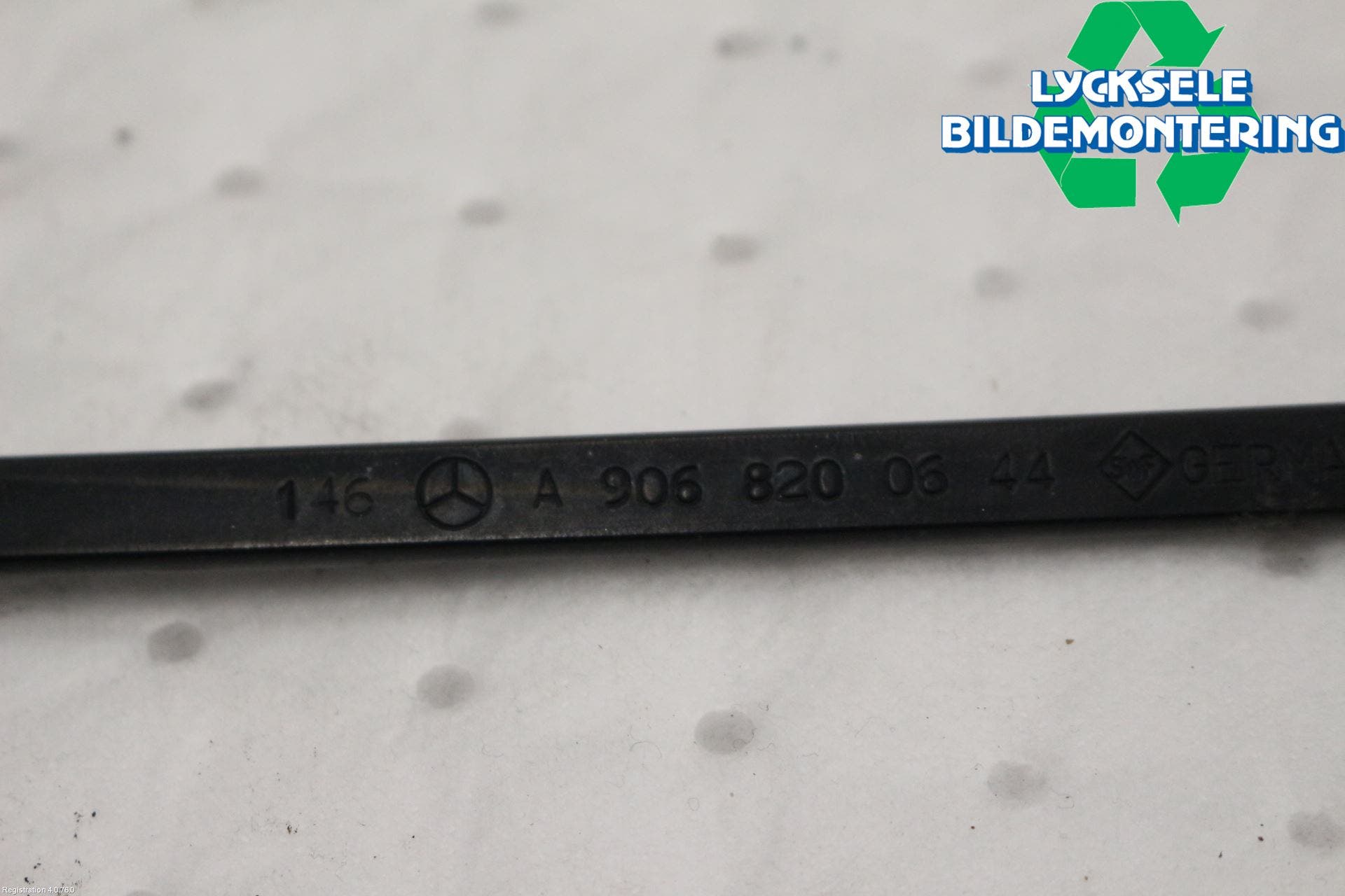 Mercedes-Benz MB SPRINTER (W906) 06-18 Torkararm Armar Vindruta