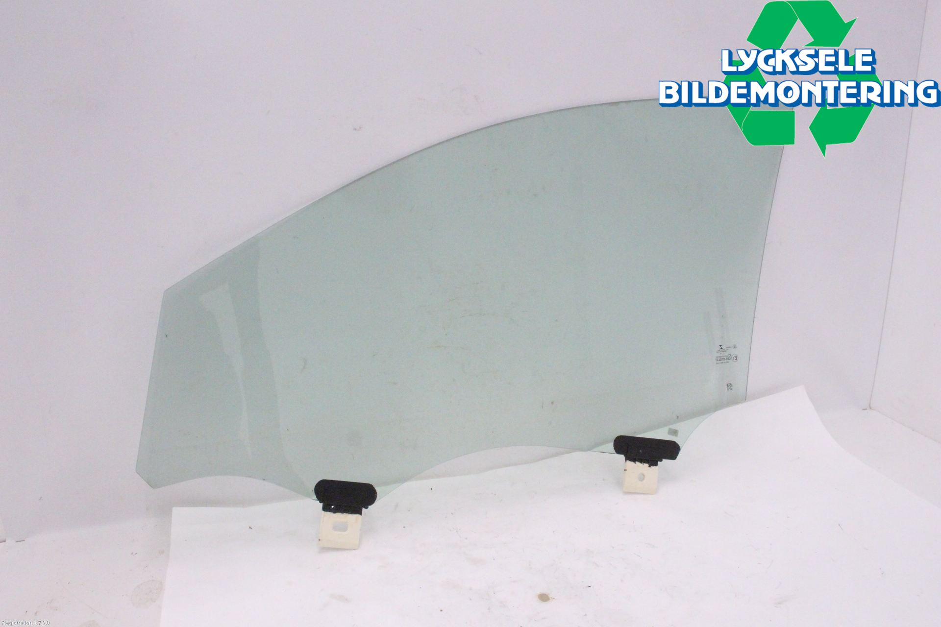 Peugeot 3008 17-24 Dörruta Fram Höger