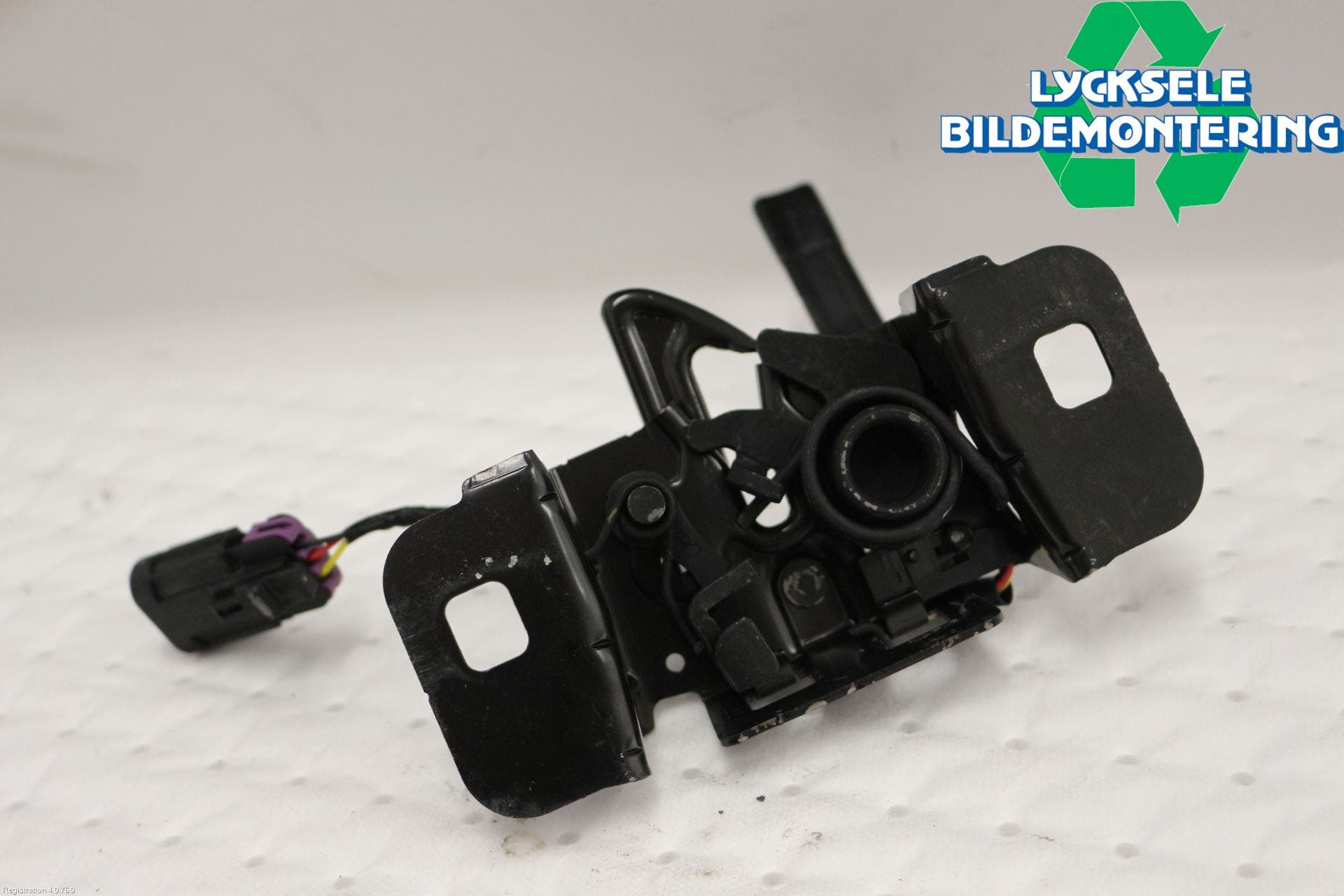 Opel ASTRA K 16-22 Huv Spärr