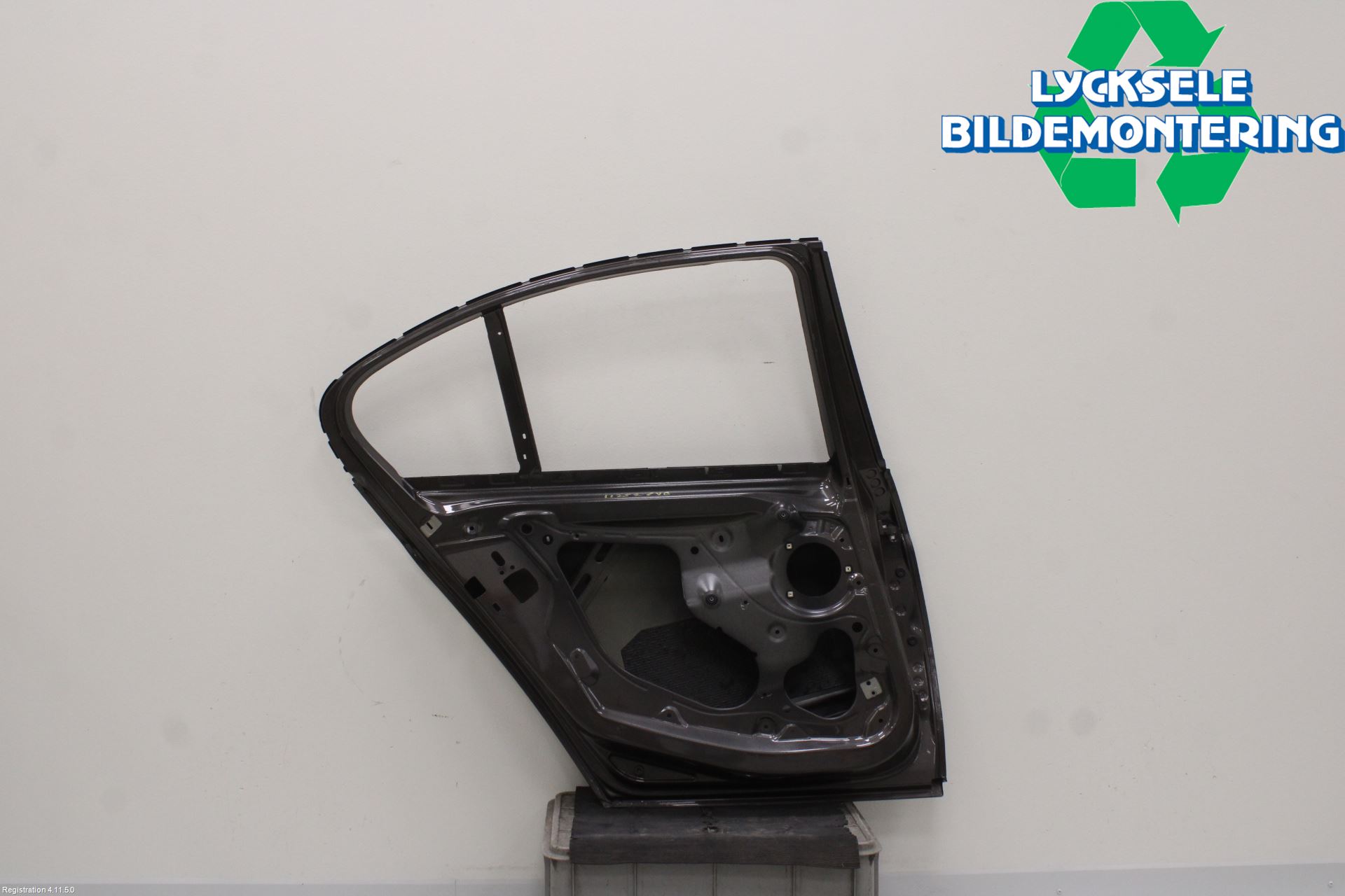 BMW 3 F30/F31/F80 12-19 Dörr Bak Vänster