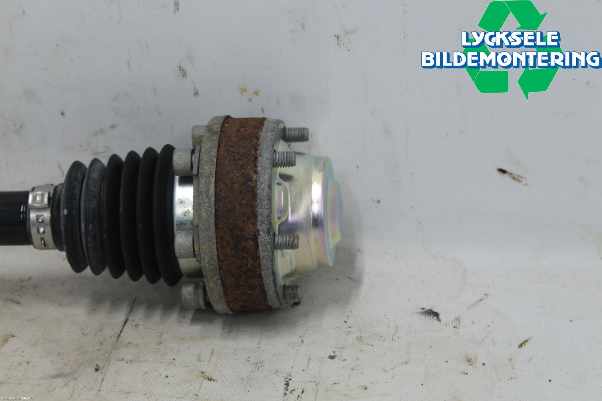 Volkswagen VW T-ROC 18- Drivaxel Bak Höger