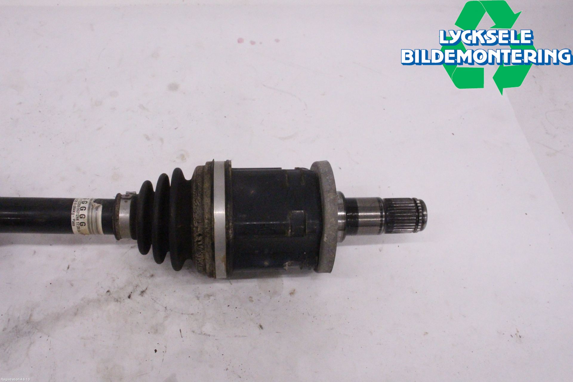 Toyota HILUX 16- Drivaxel Fram Vänster