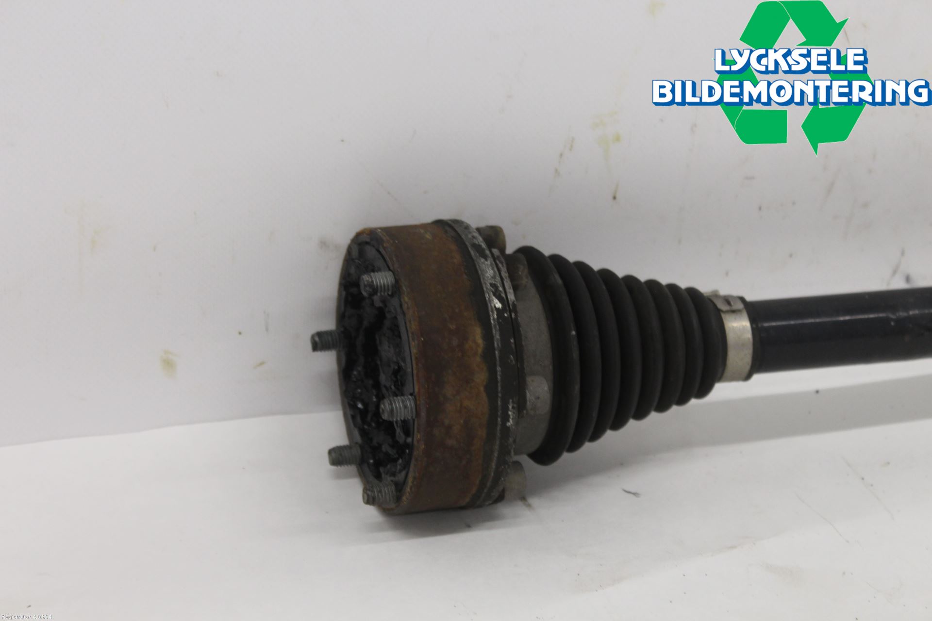 Volkswagen VW PASSAT 11-14 Drivaxel Bak Höger