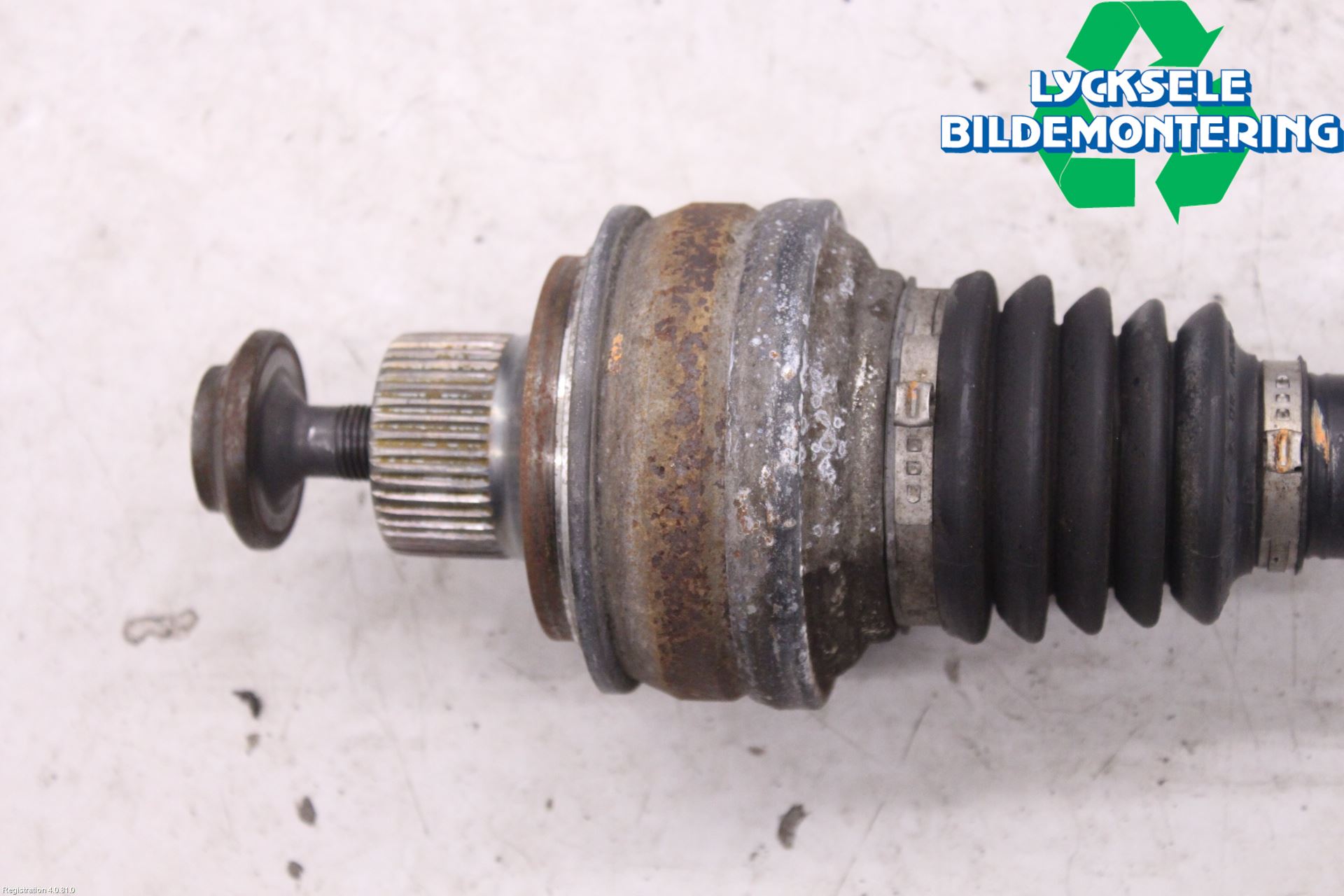 Volkswagen VW TOUAREG CR 18- Drivaxel Bak Vänster