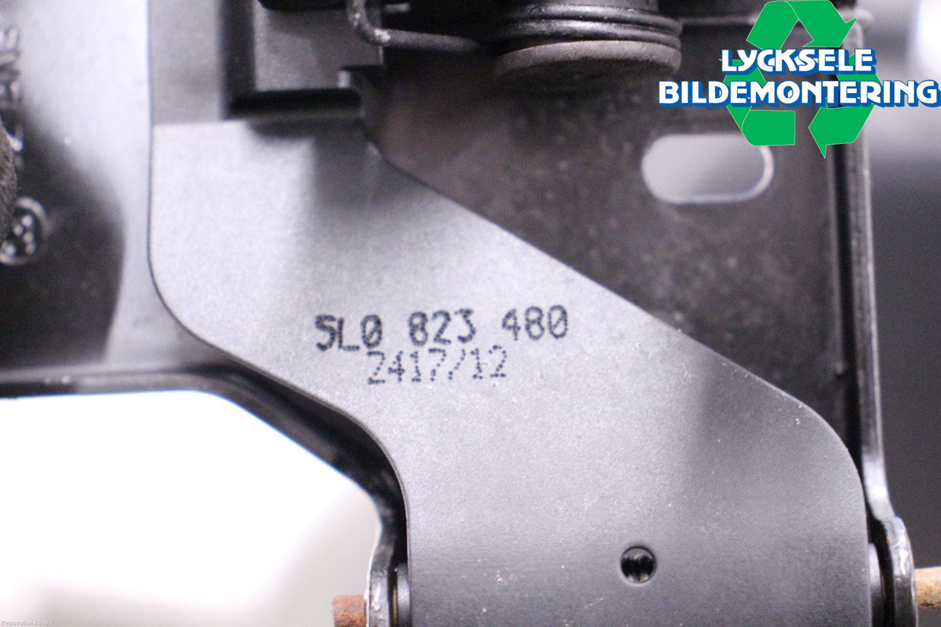 Skoda YETI Huv Spärr