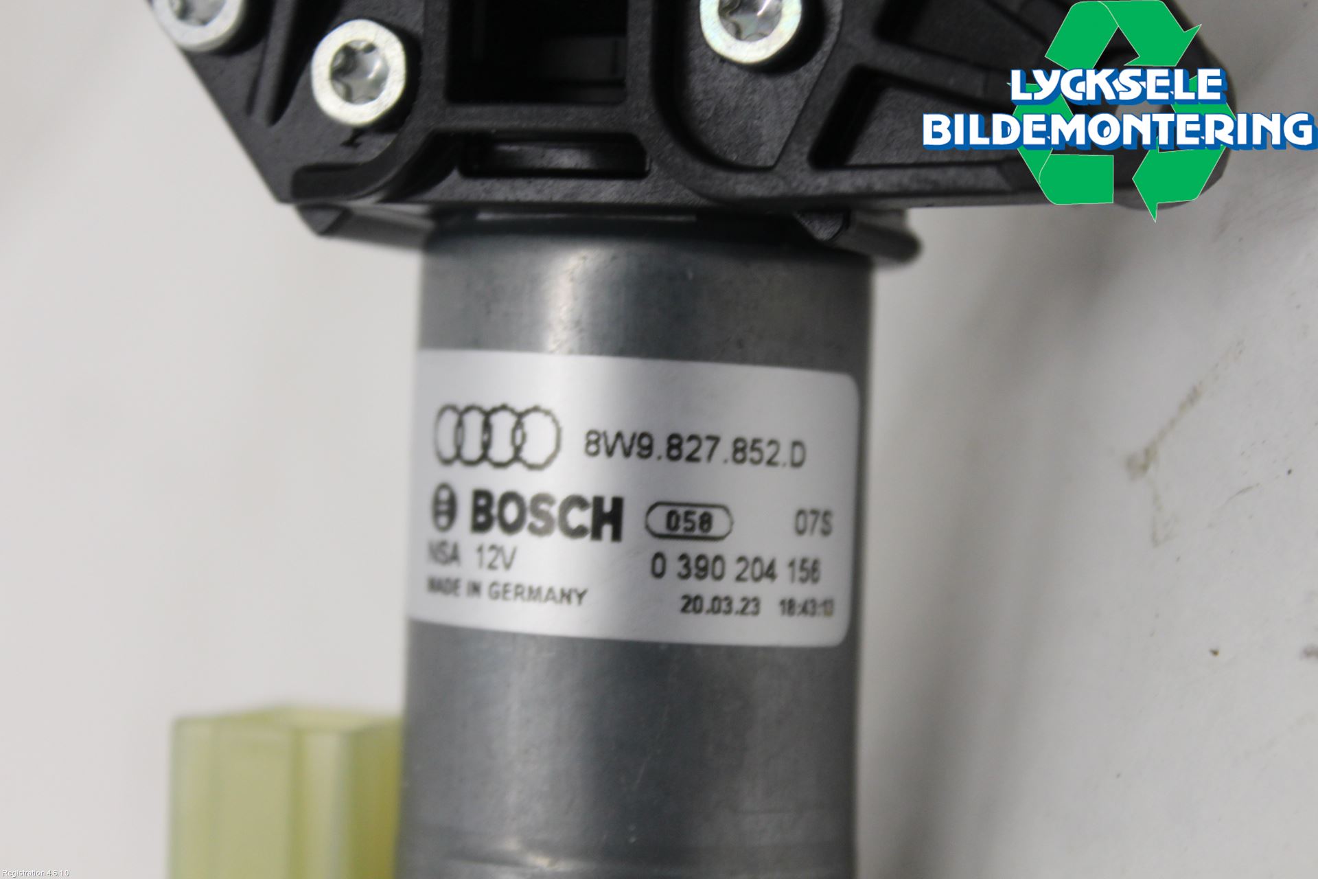 Audi A4/S4 B9 20- Bakluckeöppnare Automatisk