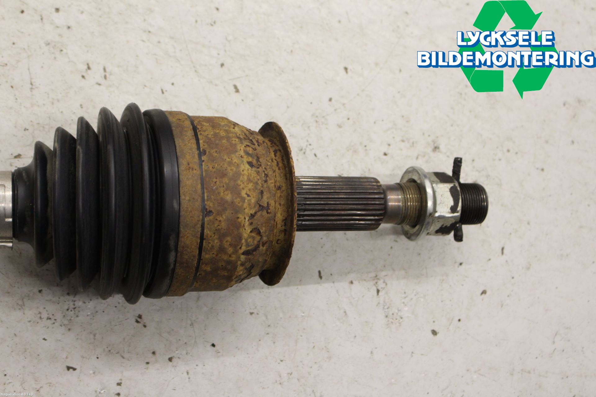 Nissan NAVARA 05-16 Drivaxel Fram Höger