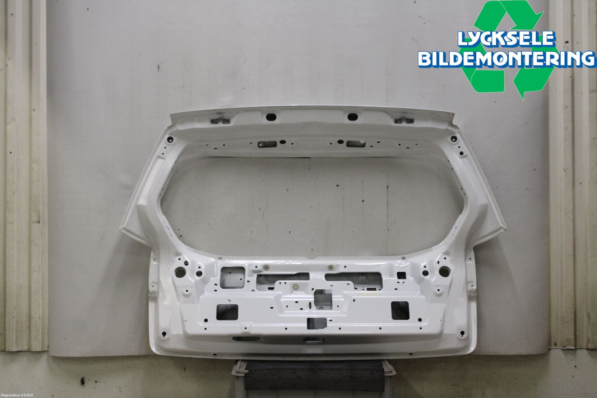 Mitsubishi OUTLANDER 07-12 Baklucka Kombi