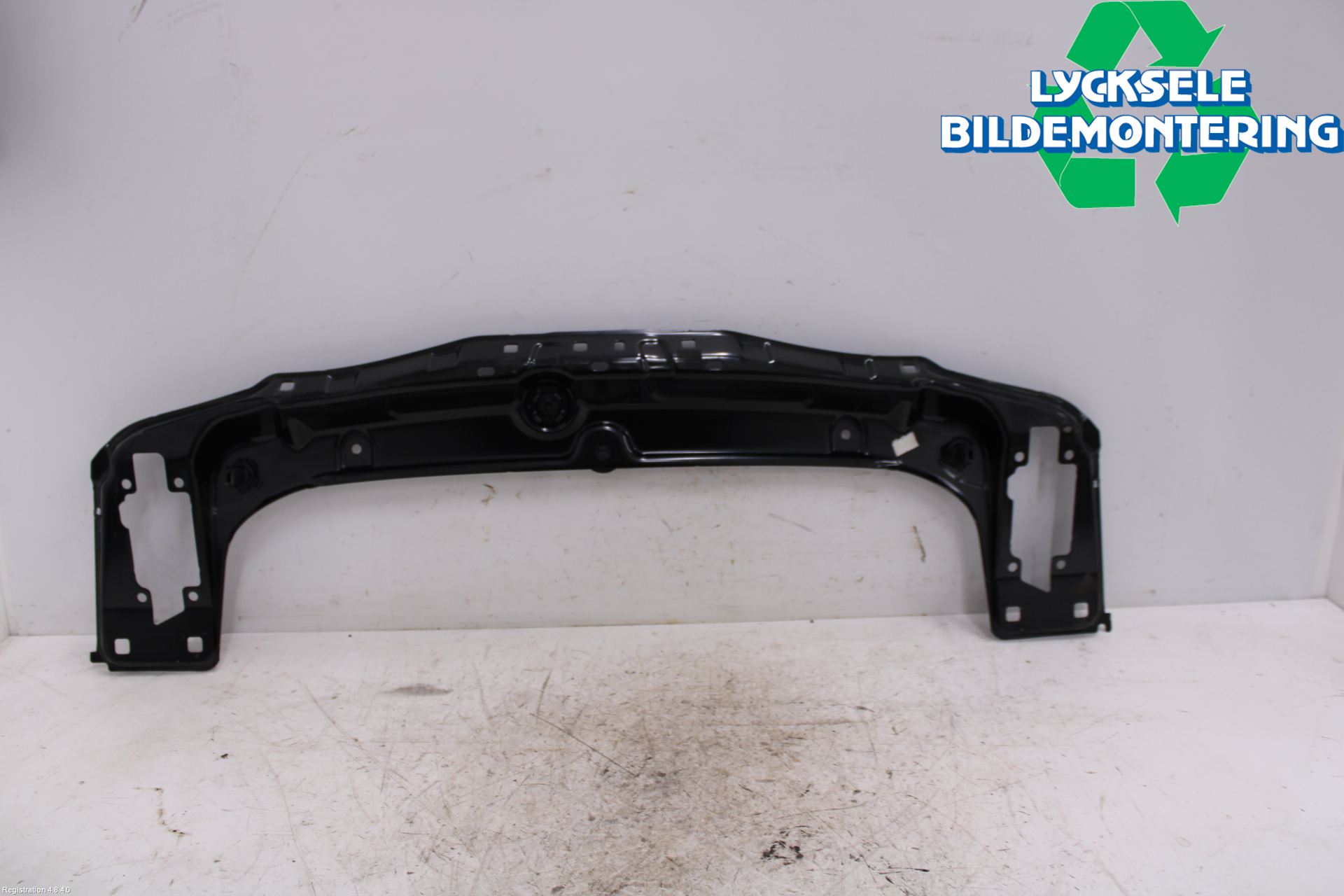 BMW 3 F30/F31/F80 12-19 Front Huvlåsplåt-Balk
