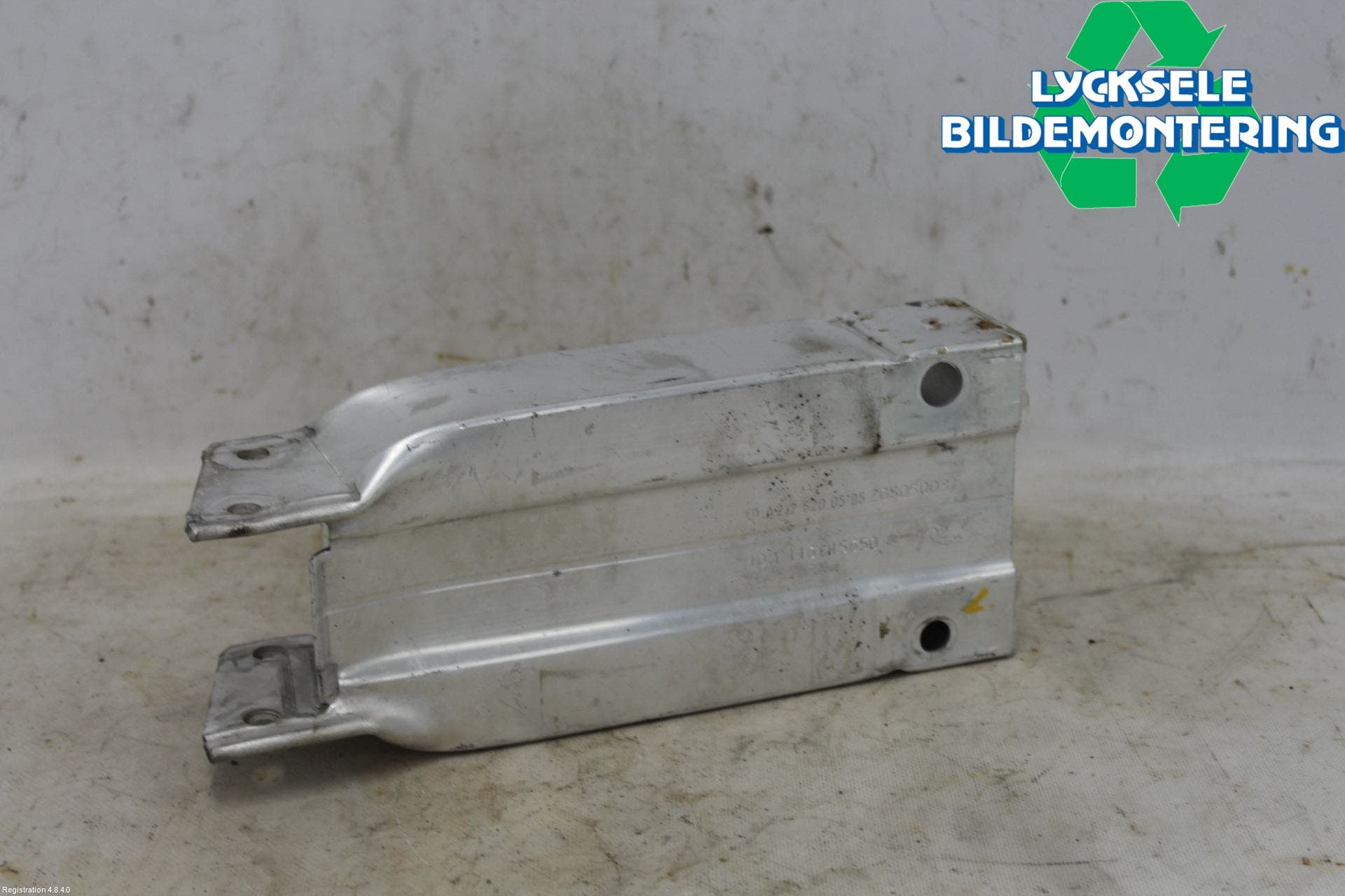 Mercedes-Benz MB E-KLASS (W212) 09-16 Stötfångarbärjärn Fram