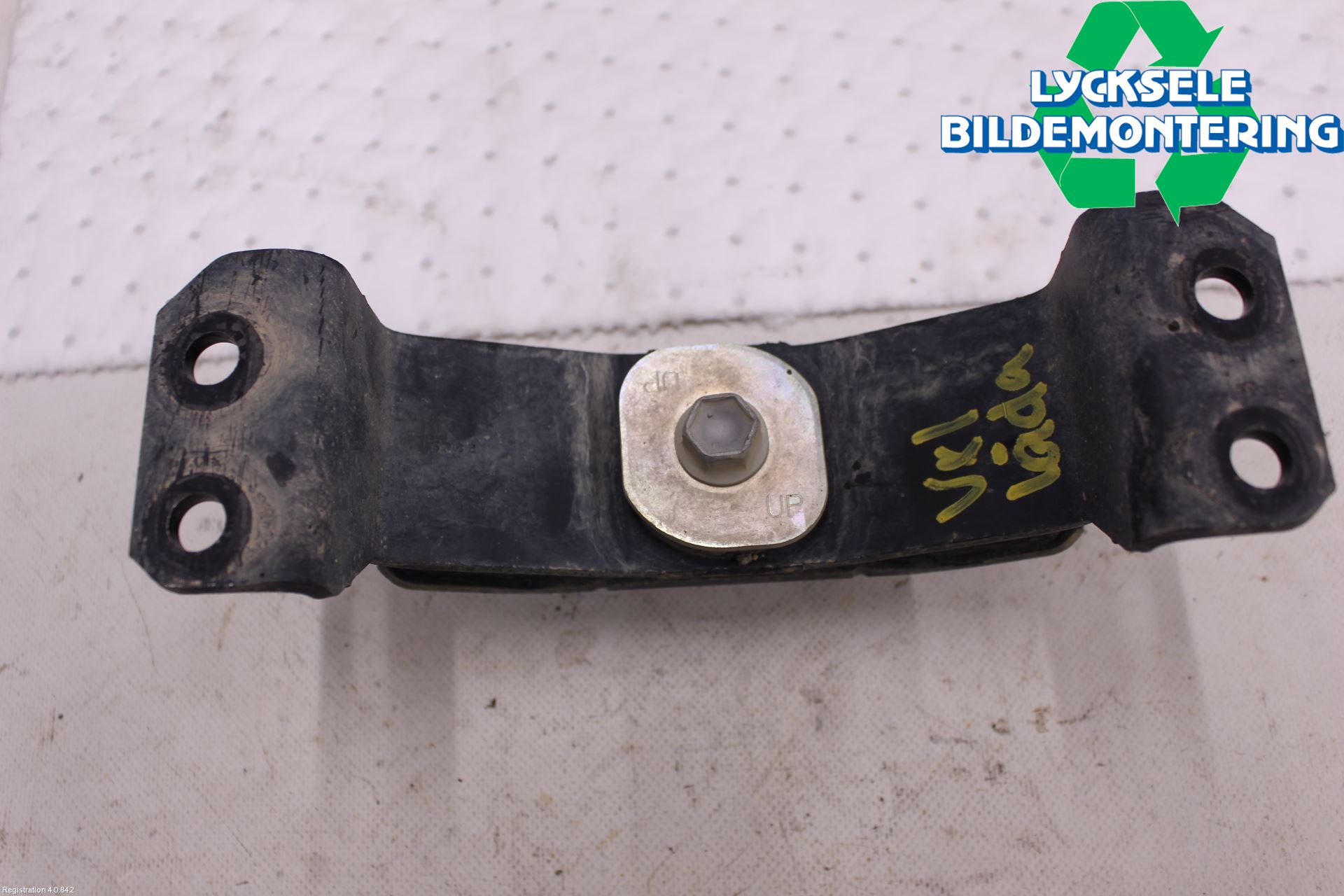 Toyota HILUX 16- Växellådsfäste