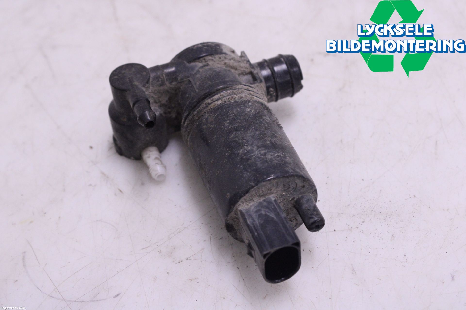 Volvo V90 17->> Spolarpump Vindruta