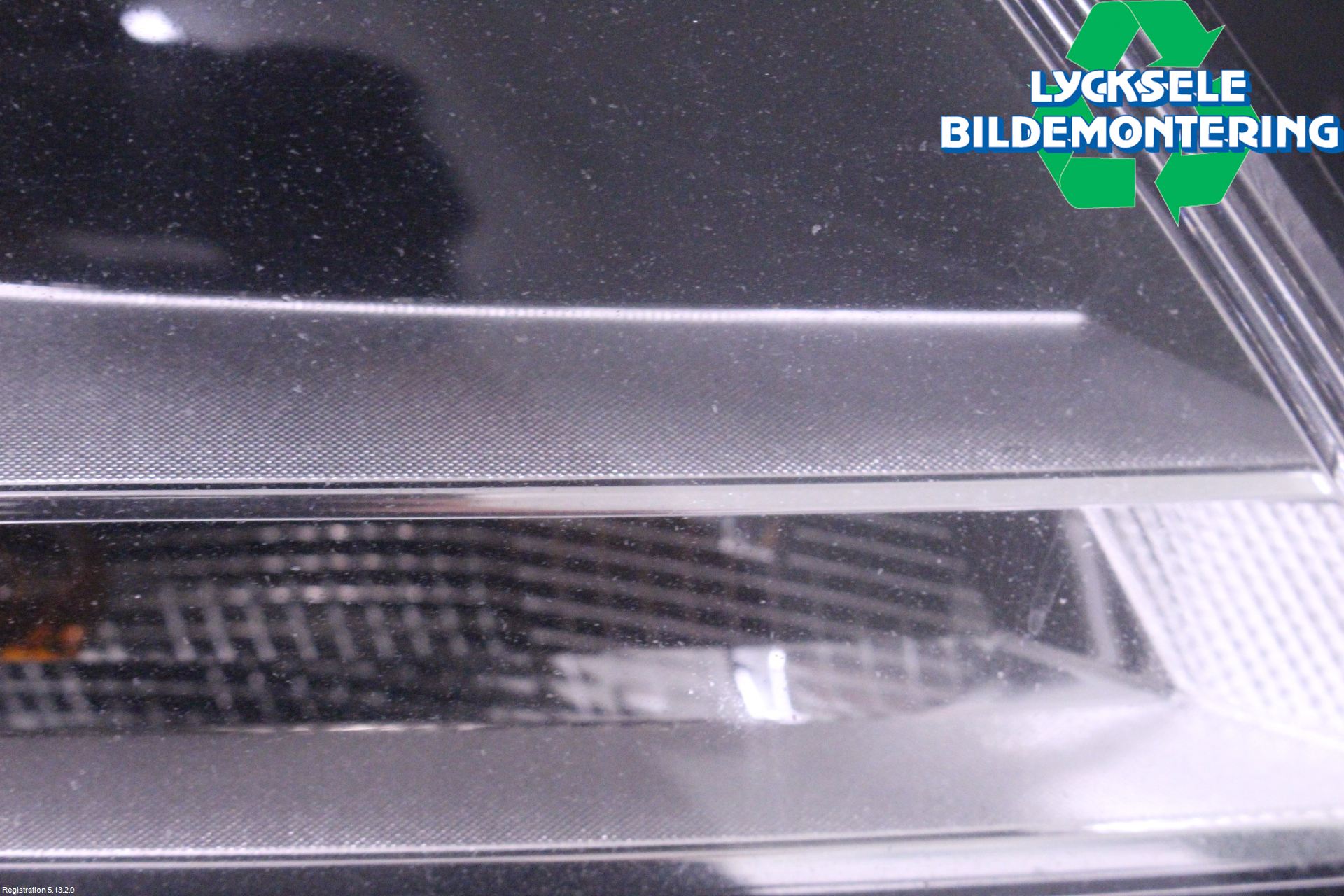 Volkswagen VW PASSAT 11-14 Strålkastare Höger