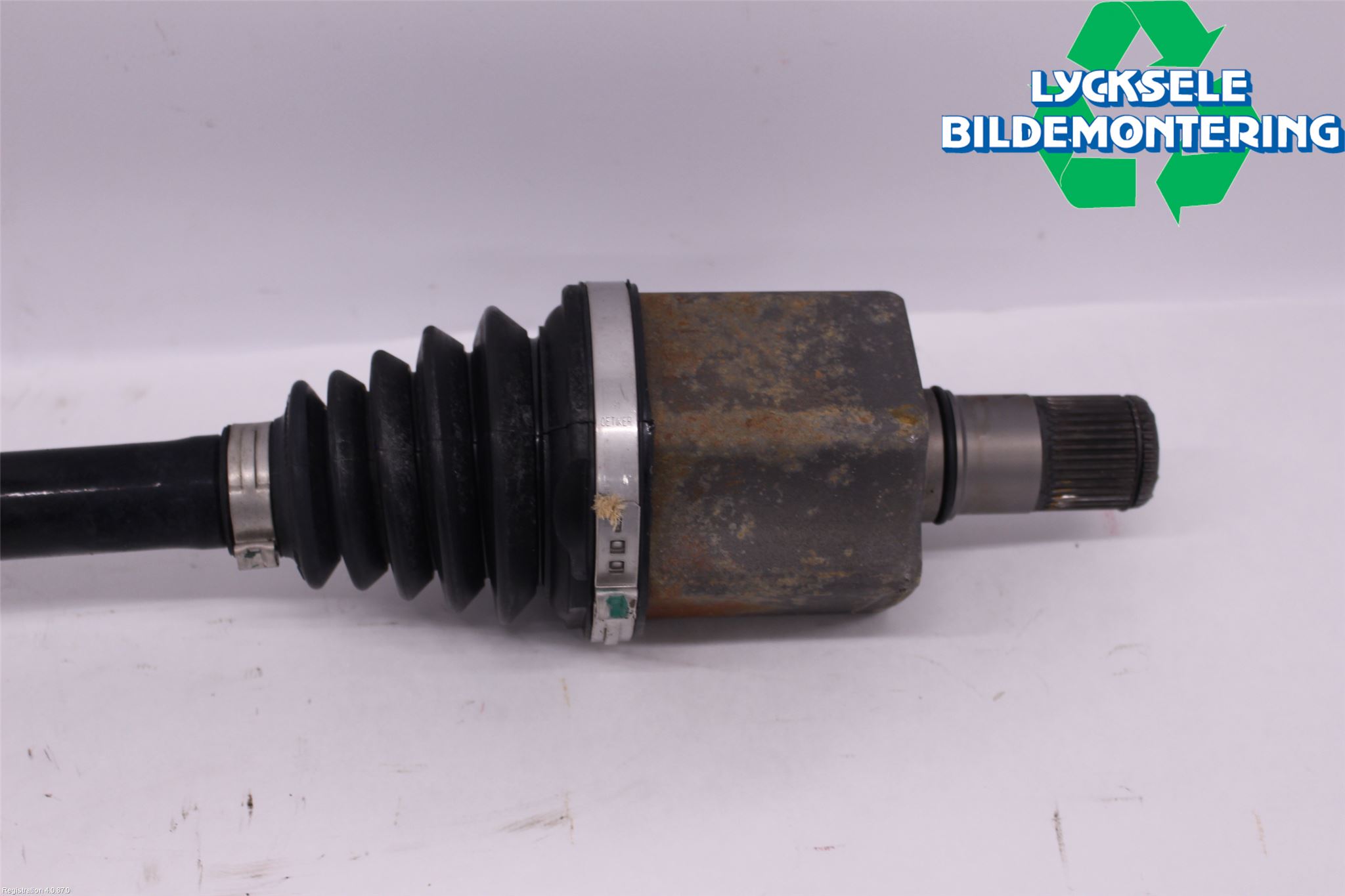 Volkswagen VW PASSAT 20-24 Drivaxel Fram Vänster