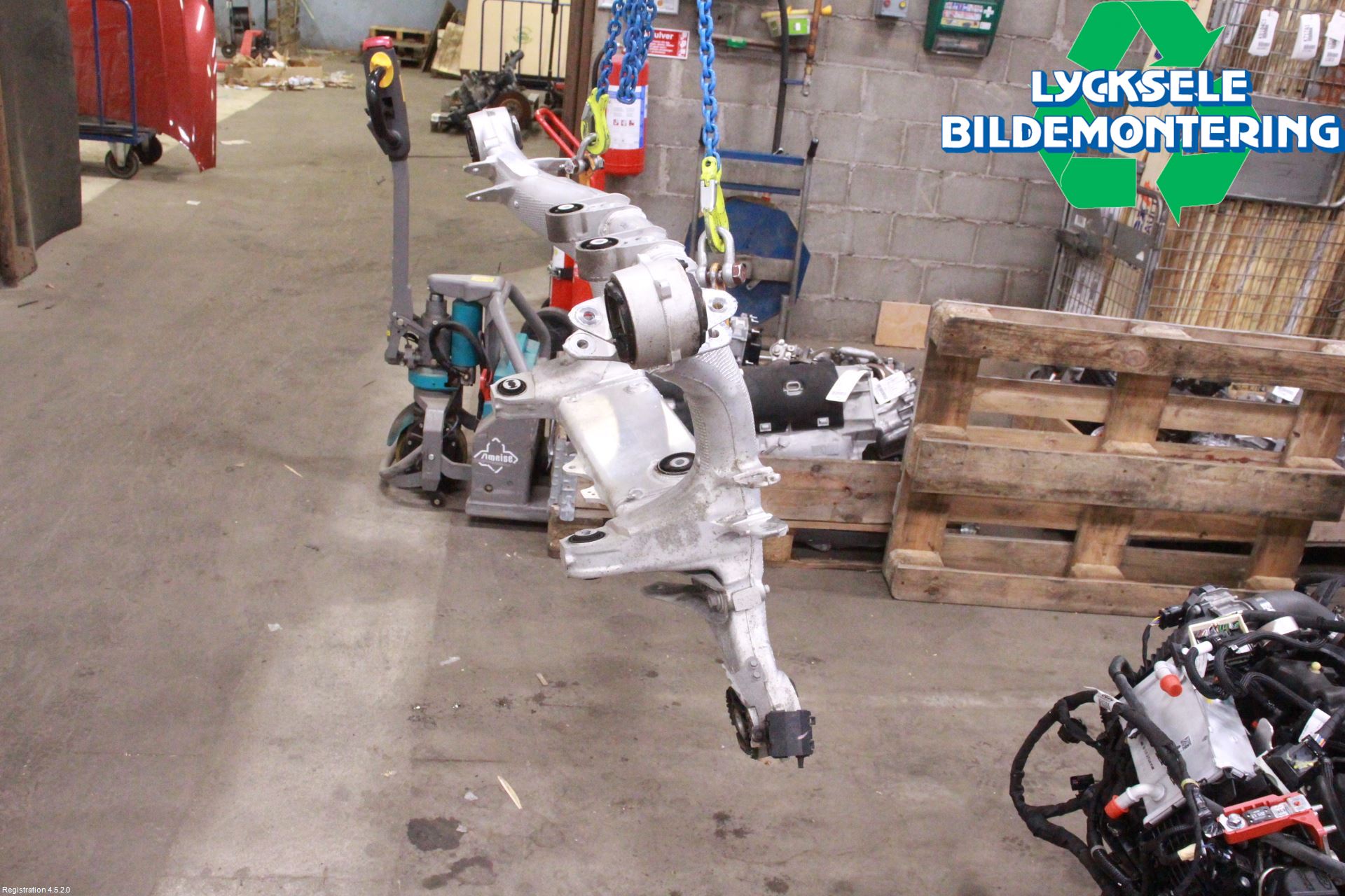 BMW X7 G07 19- Bakaxelbalk