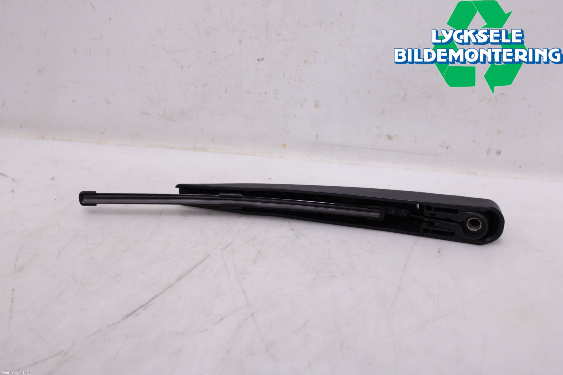 Opel ASTRA L 22- Torkararm-Bakruta