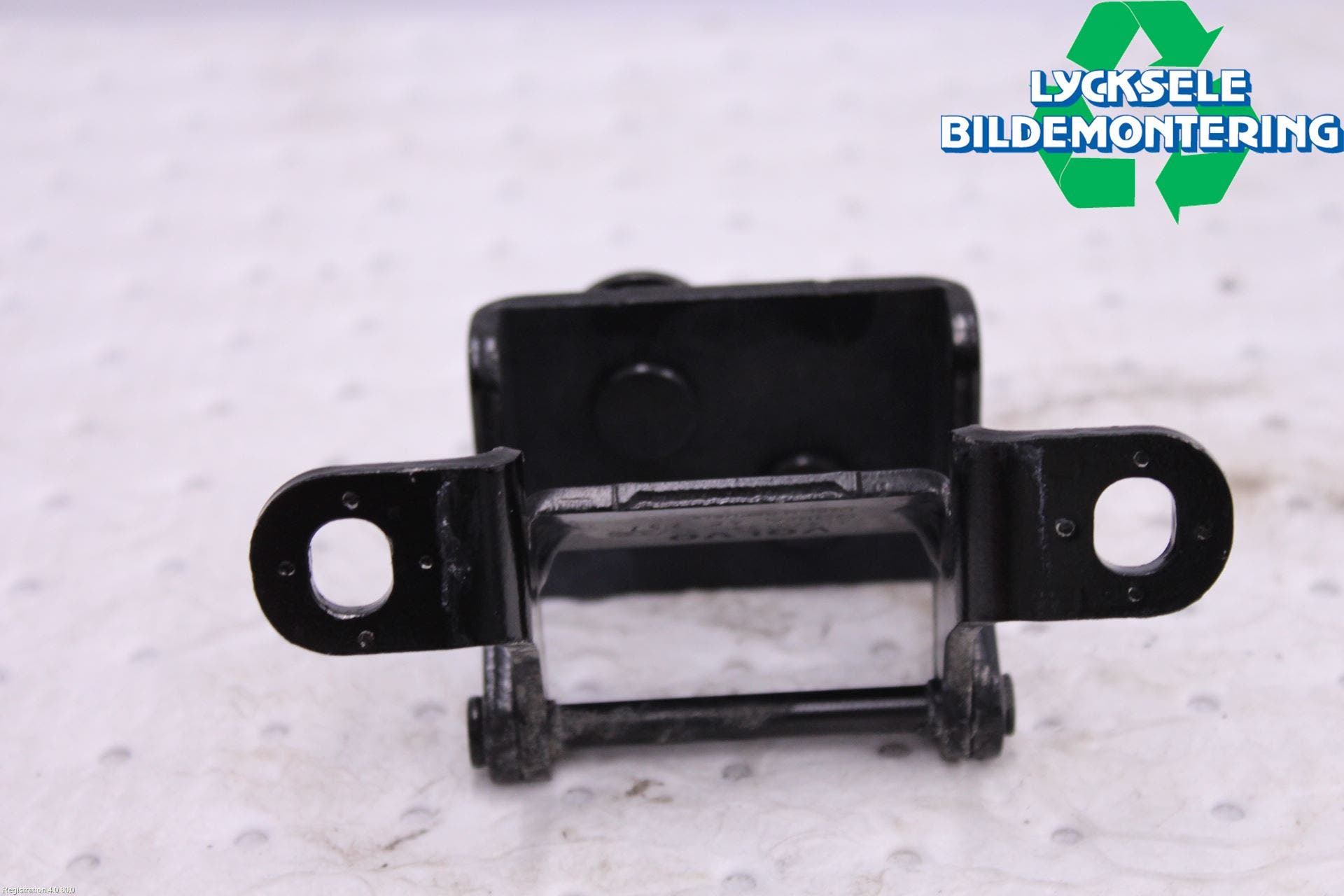 Volvo V90 17->> Bakluckegångjärn Vä