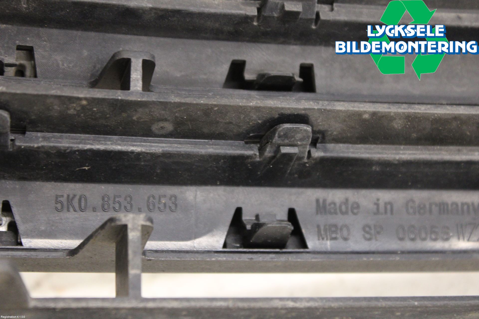 Volkswagen VW GOLF VI 09-13 Grill Komp