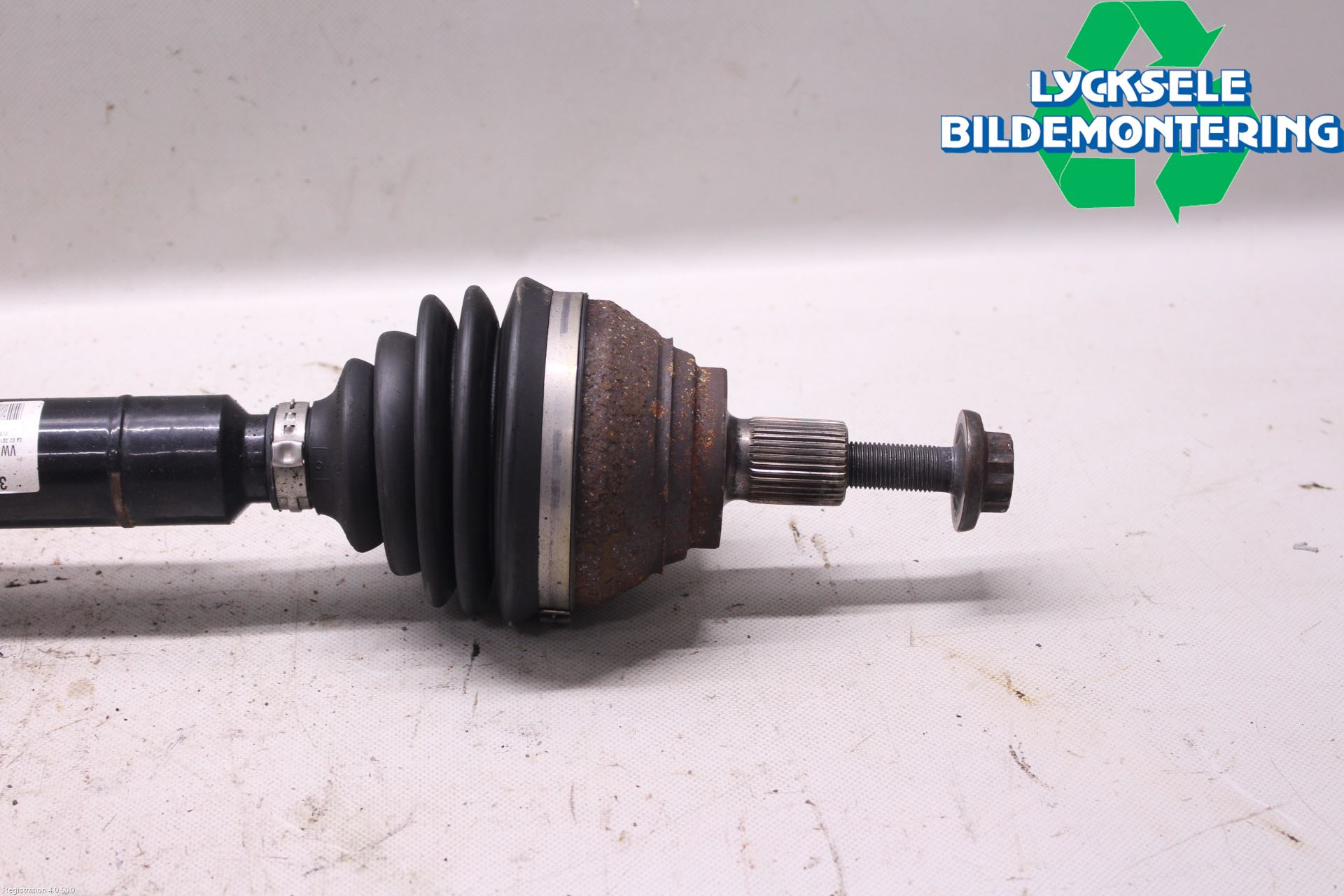 Volkswagen VW PASSAT 15-19 Drivaxel Fram Höger