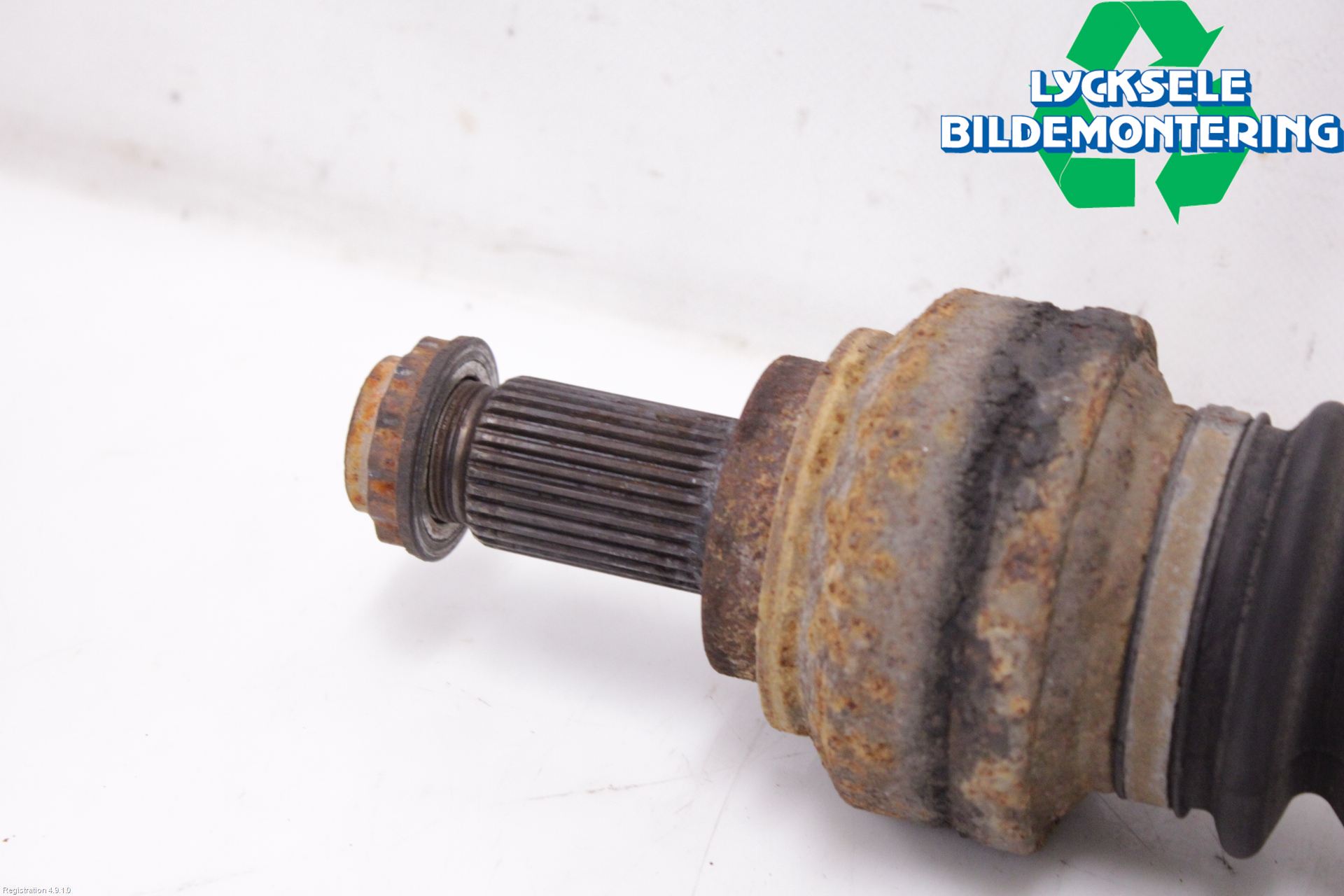 BMW 5 E60/61 Sed/Tou 02-10 Drivaxel Bak Höger