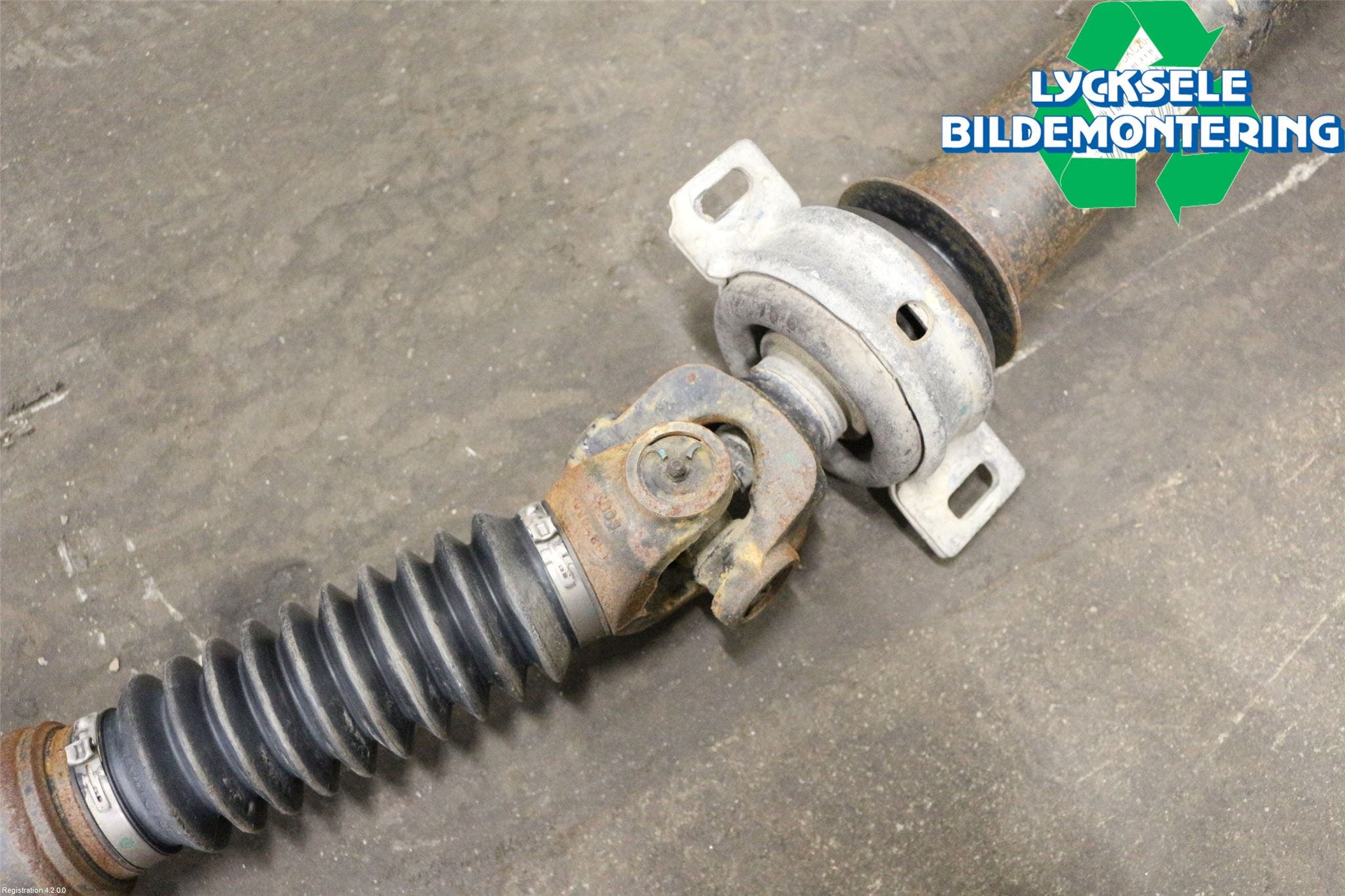 Toyota HILUX 16- Mellanaxel Komp