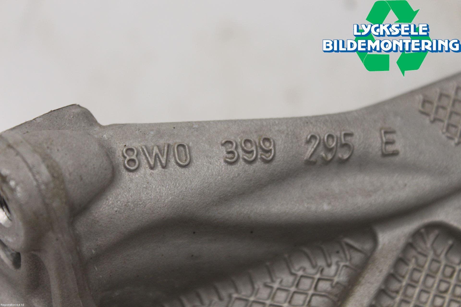 Audi A4/S4 B9 20- Framvagnsbalk