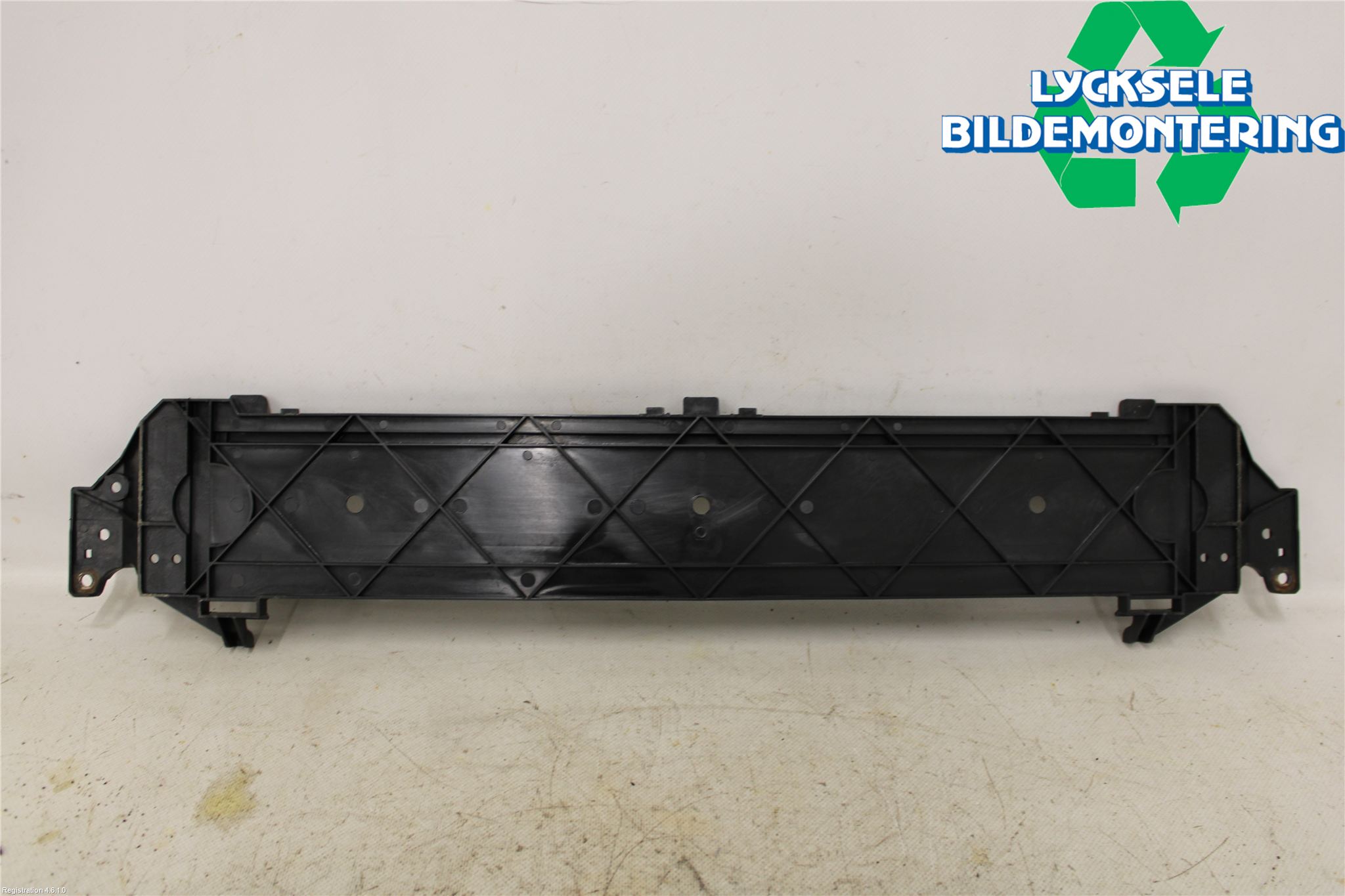 BMW 5 F10/F11/F18 09-17 Kylarfäste-Ram-Balk