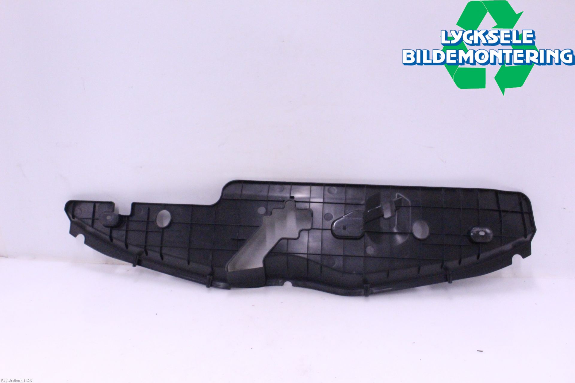 Toyota VERSO 09-18 Täckplast Front