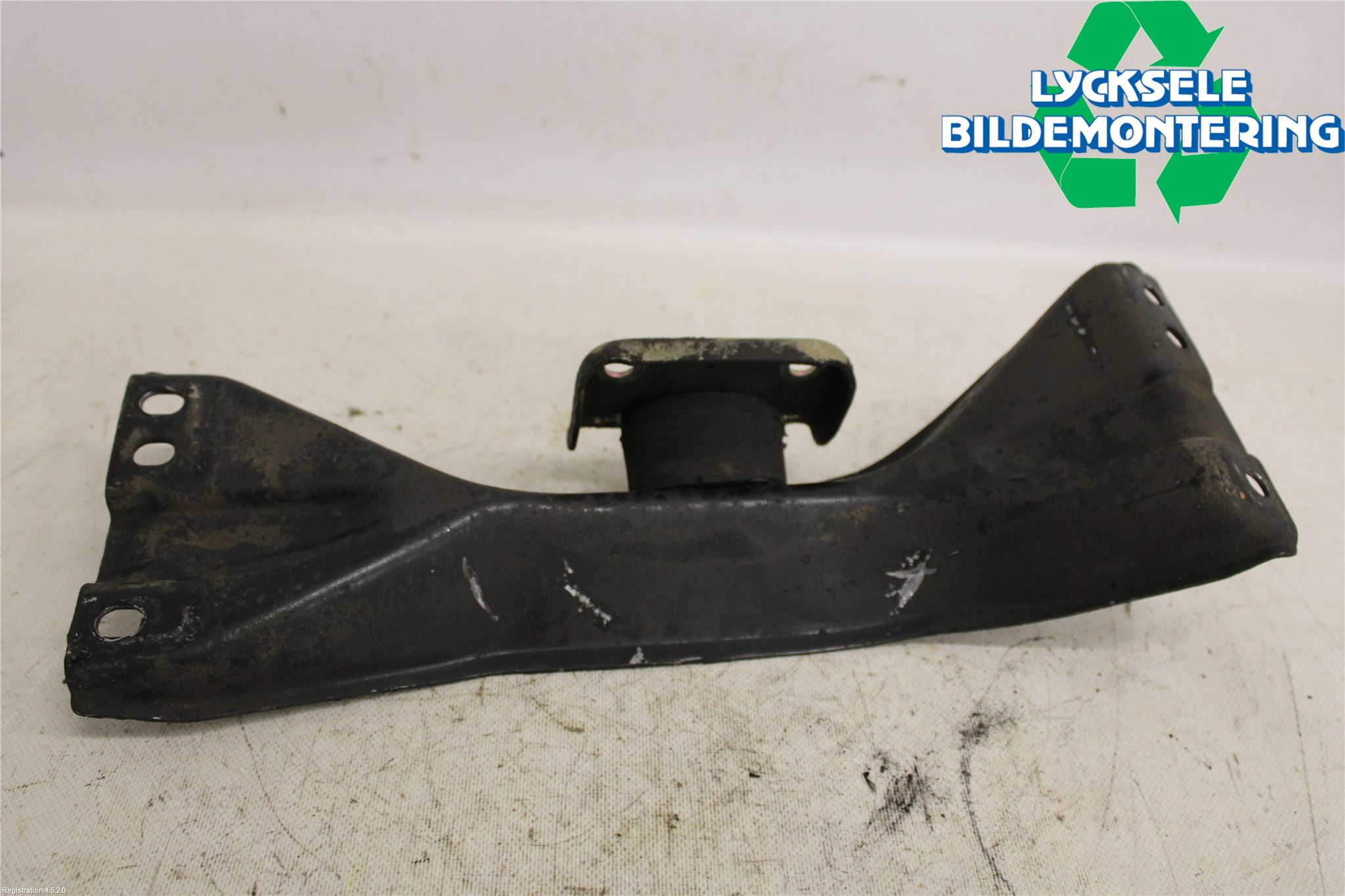 Volvo 740 84-87 Växellådsbalk