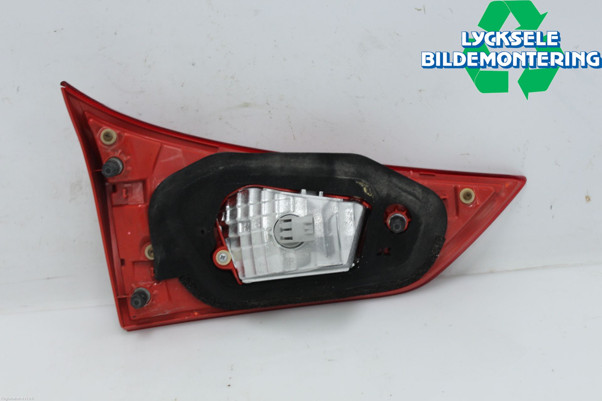 Toyota AURIS 13-19 Bakljus Lucka Hö