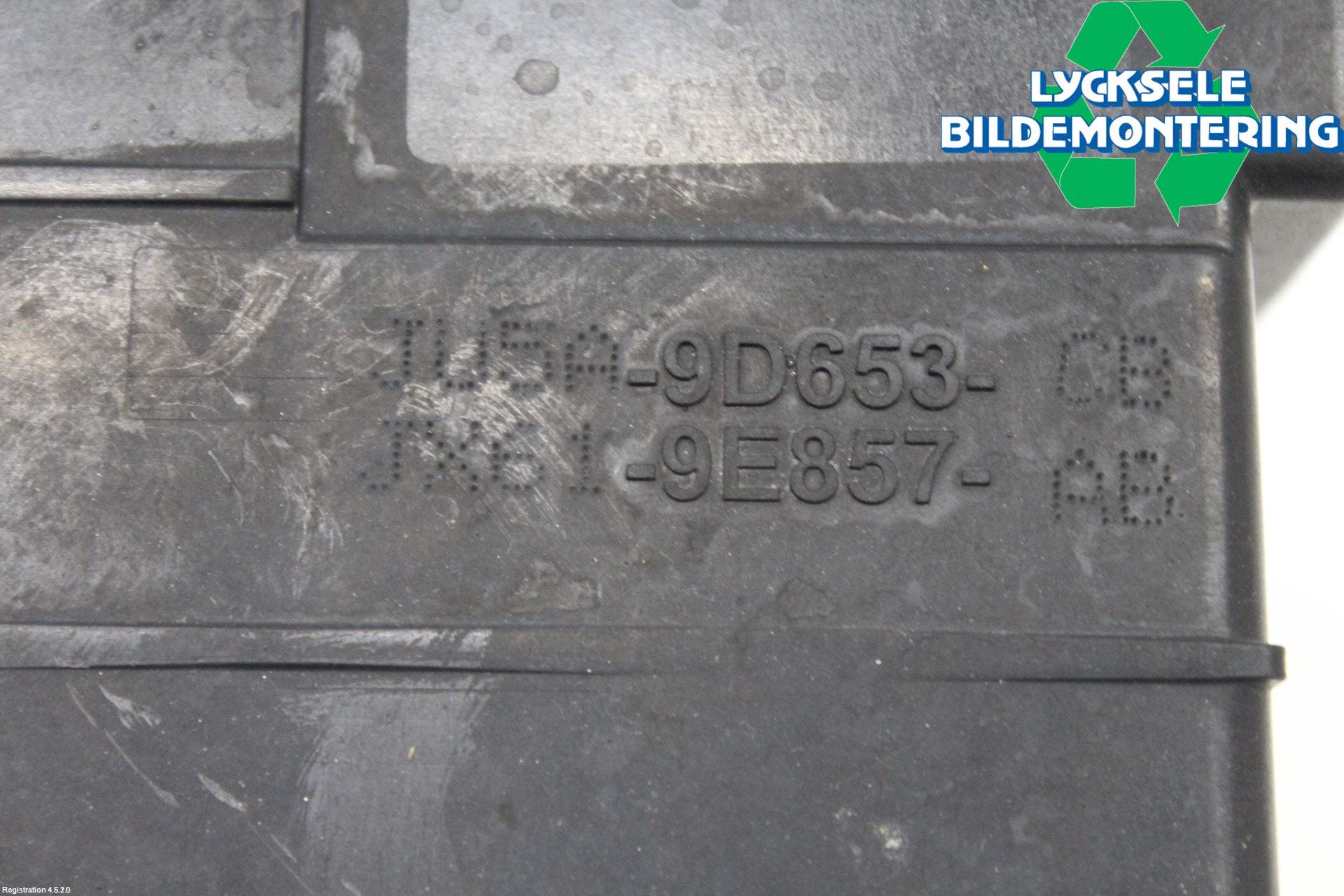 Ford KUGA 17-19 Bränsle Kolkanister