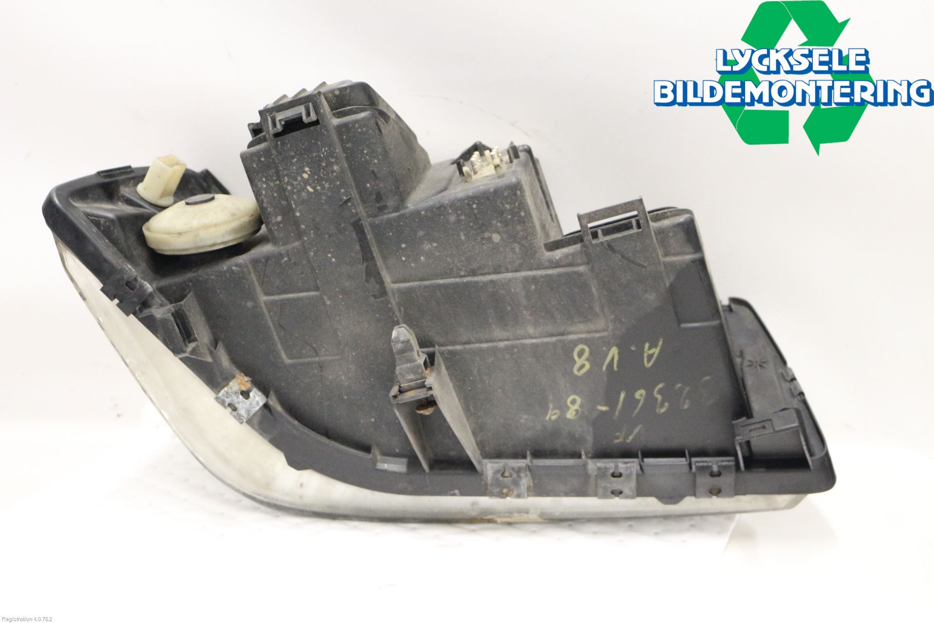 Audi V8       89- Strålkastare Vänster