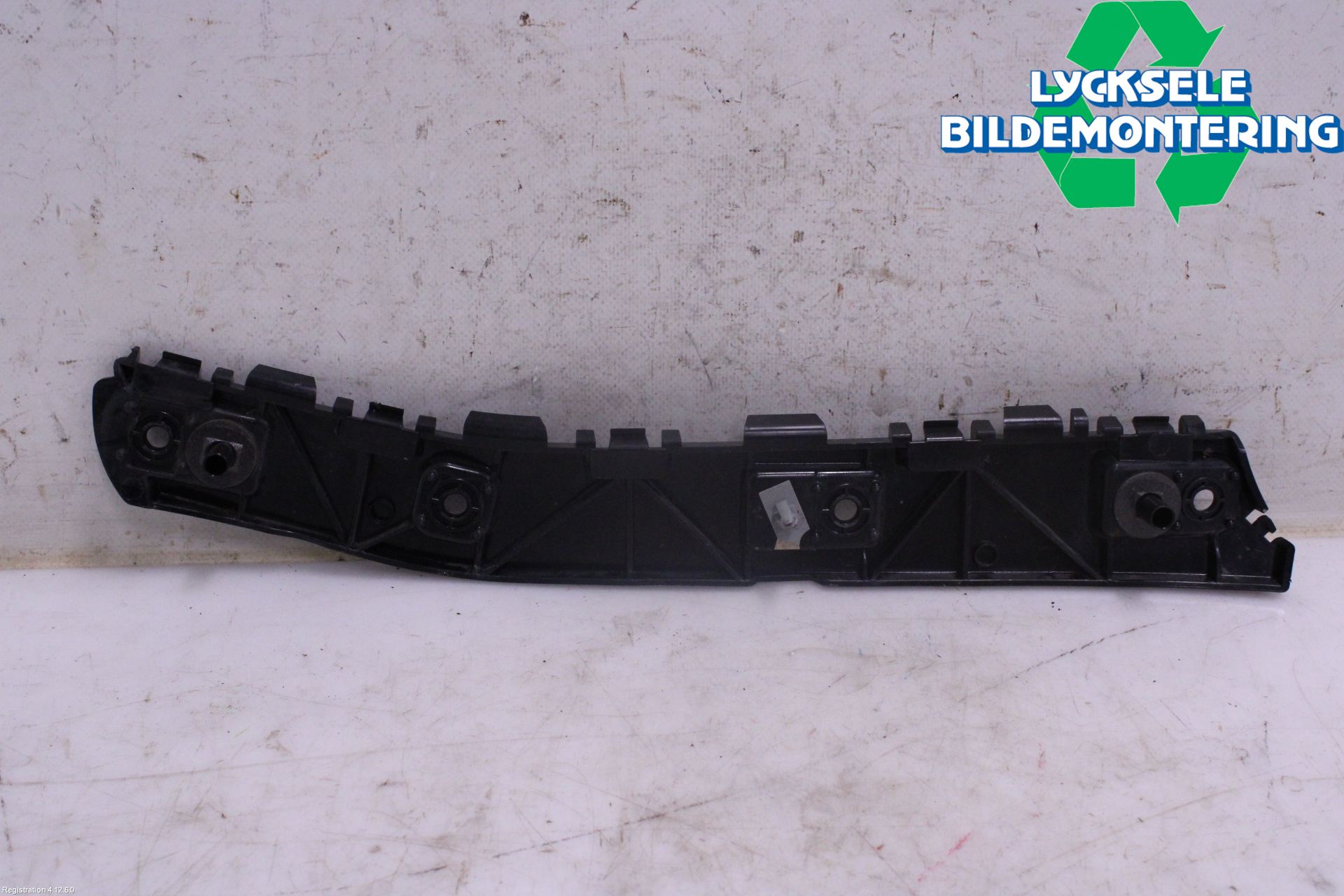 Ford KUGA 17-19 Stötfångarfäste Bak Hö