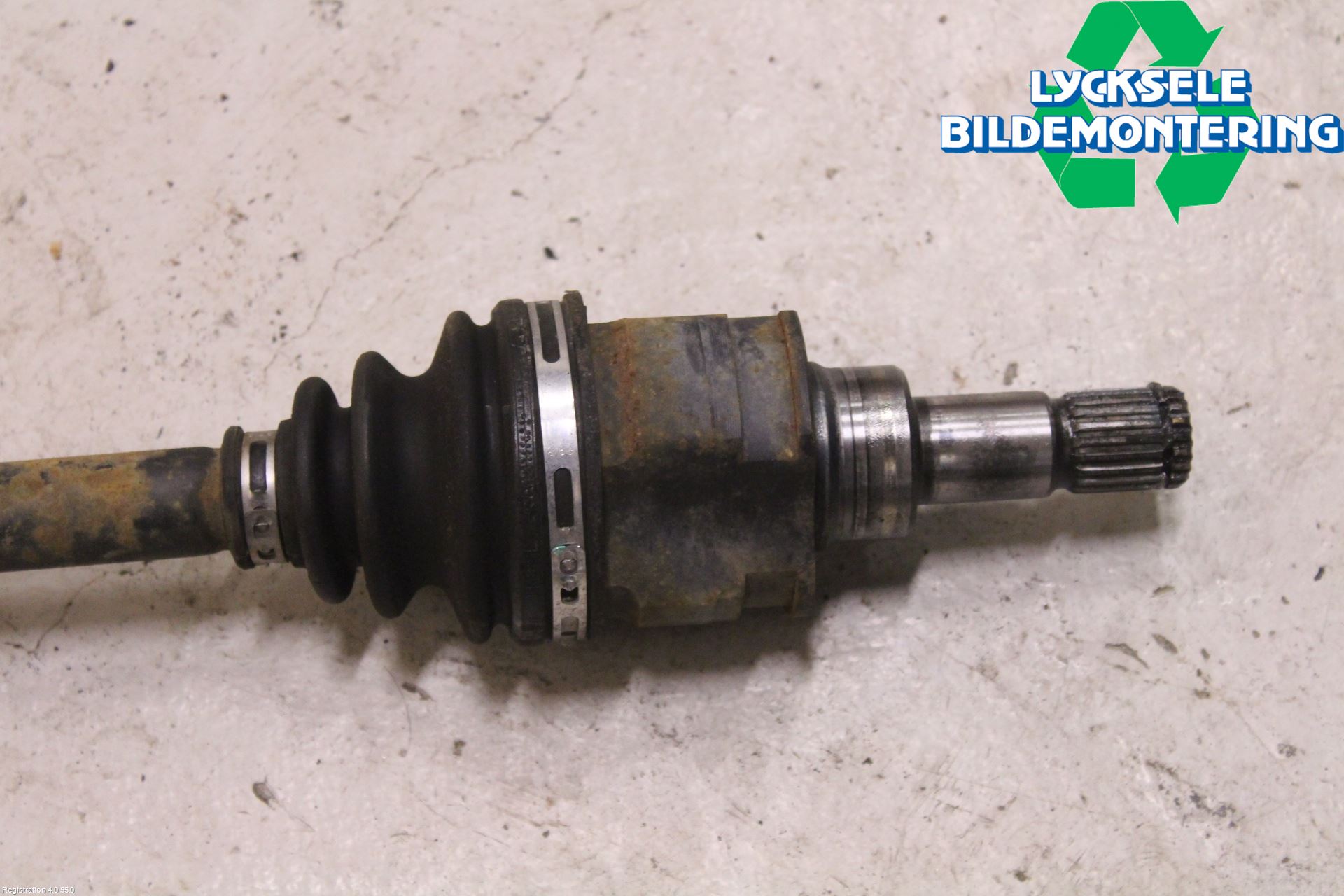 Toyota RAV4 13-18 Drivaxel Bak Vänster