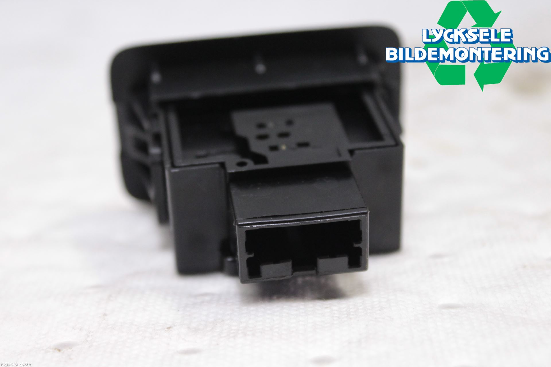 Subaru OUTBACK 15-20 Strömställare Baklucka