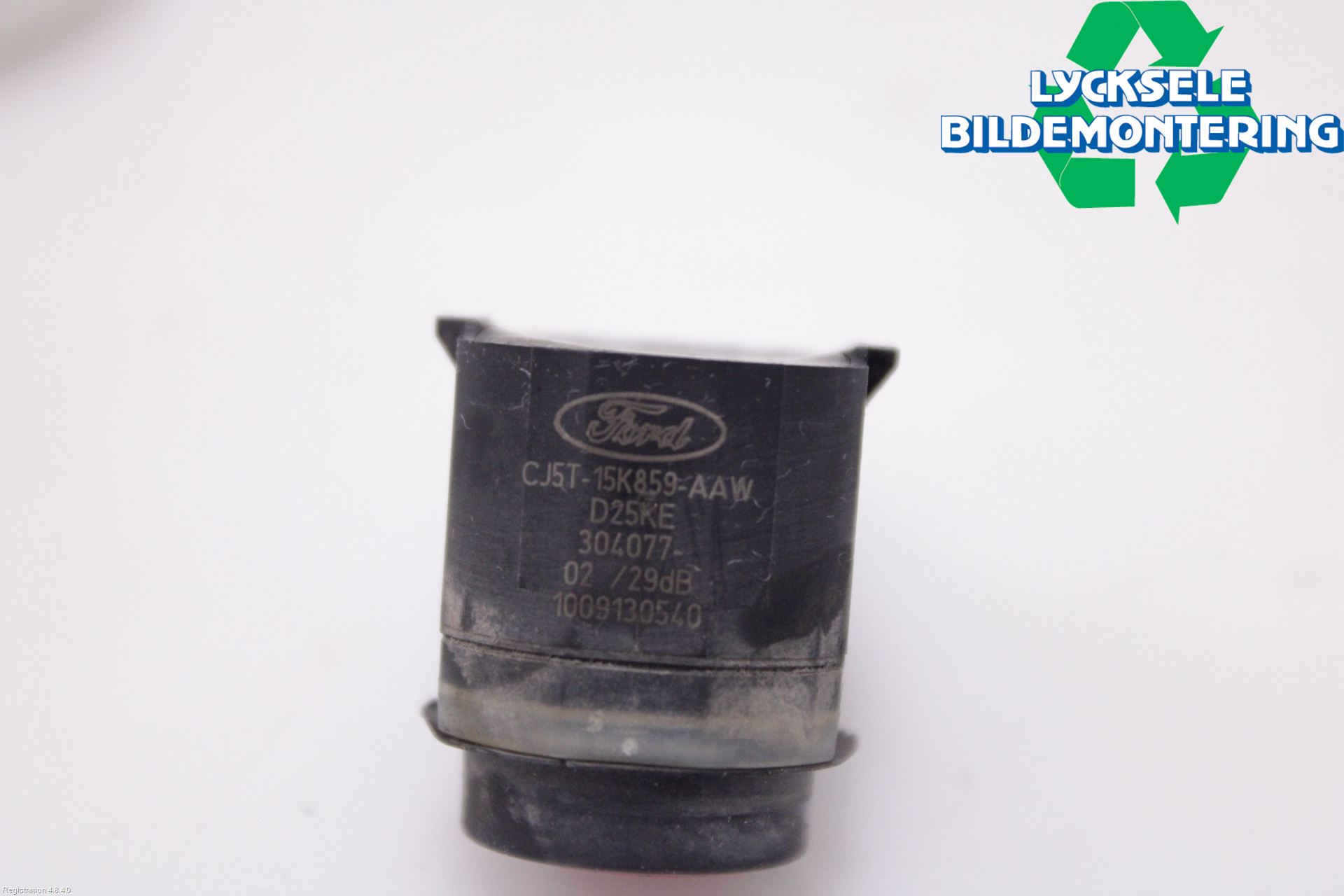 Ford KUGA 13-16 Parkeringshjälp Frontsensor