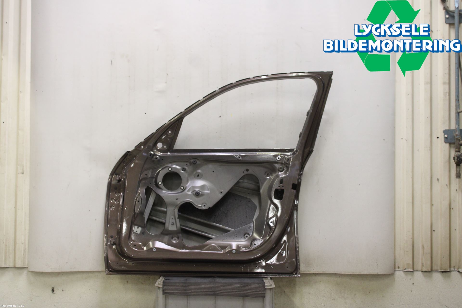 BMW 1 F20/F21 11-19 Dörr Fram Höger