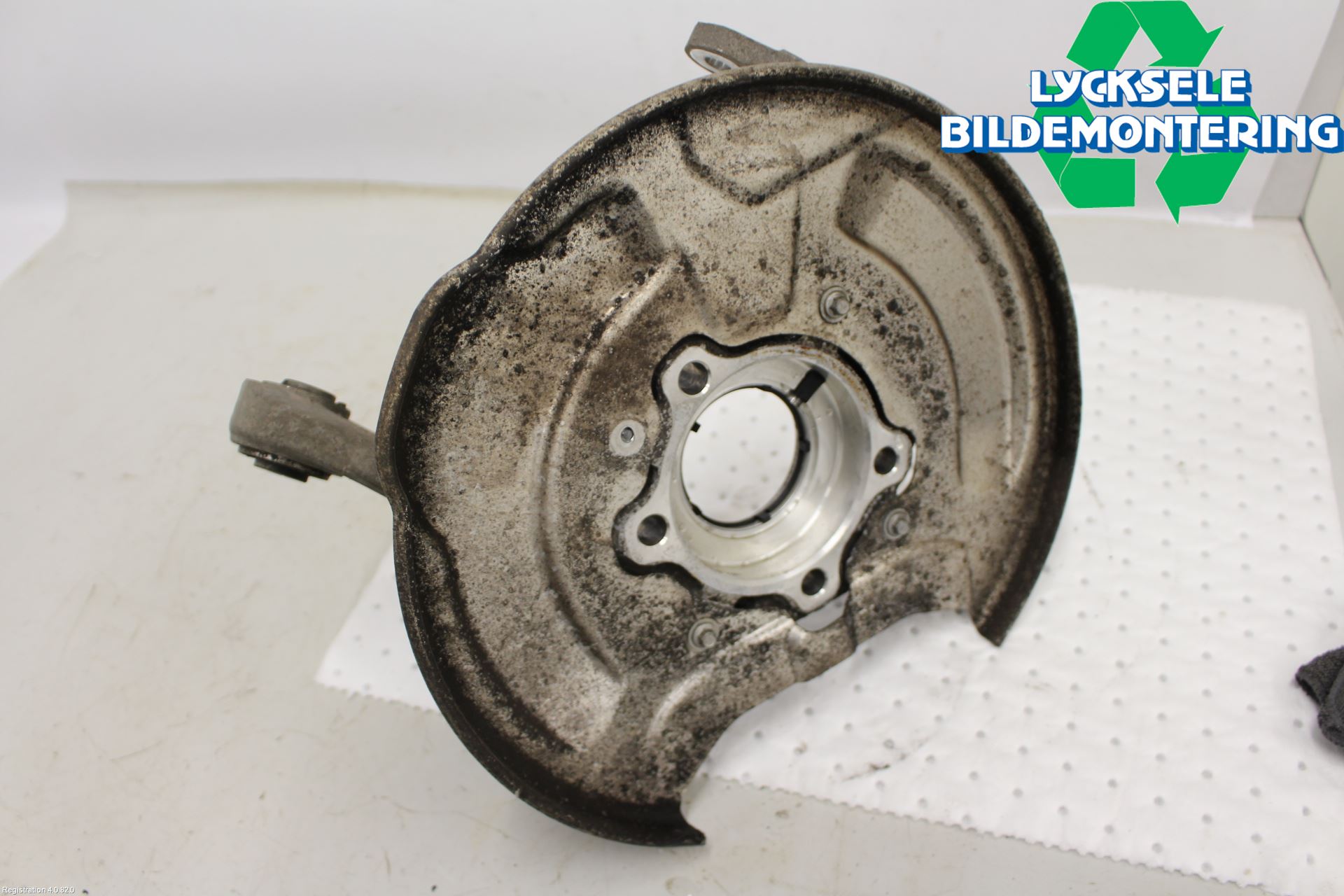 Volvo V60 19- Hjullagerhus-Spindel Hö B