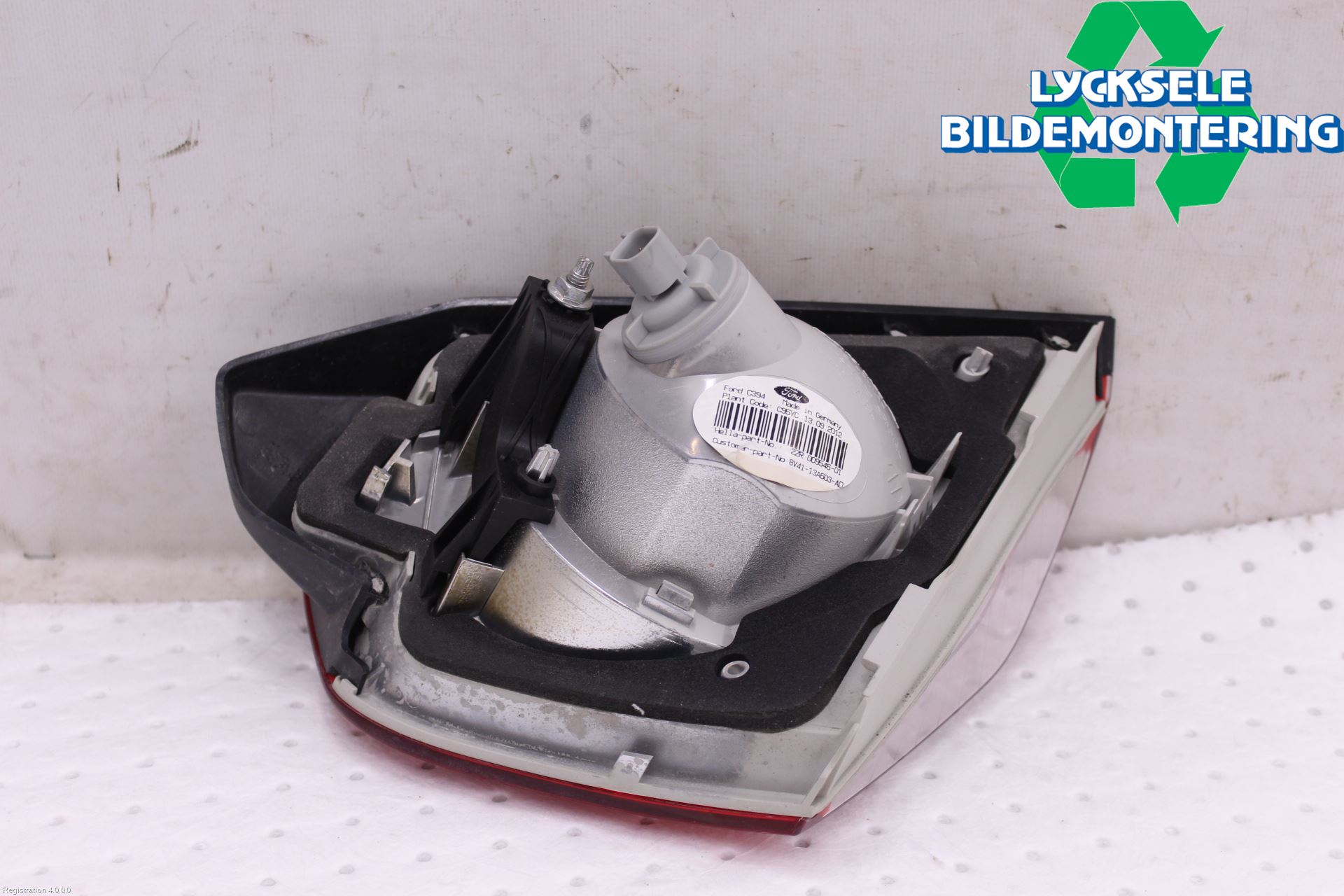 Ford KUGA 08-12 Bakljus Lucka Vä