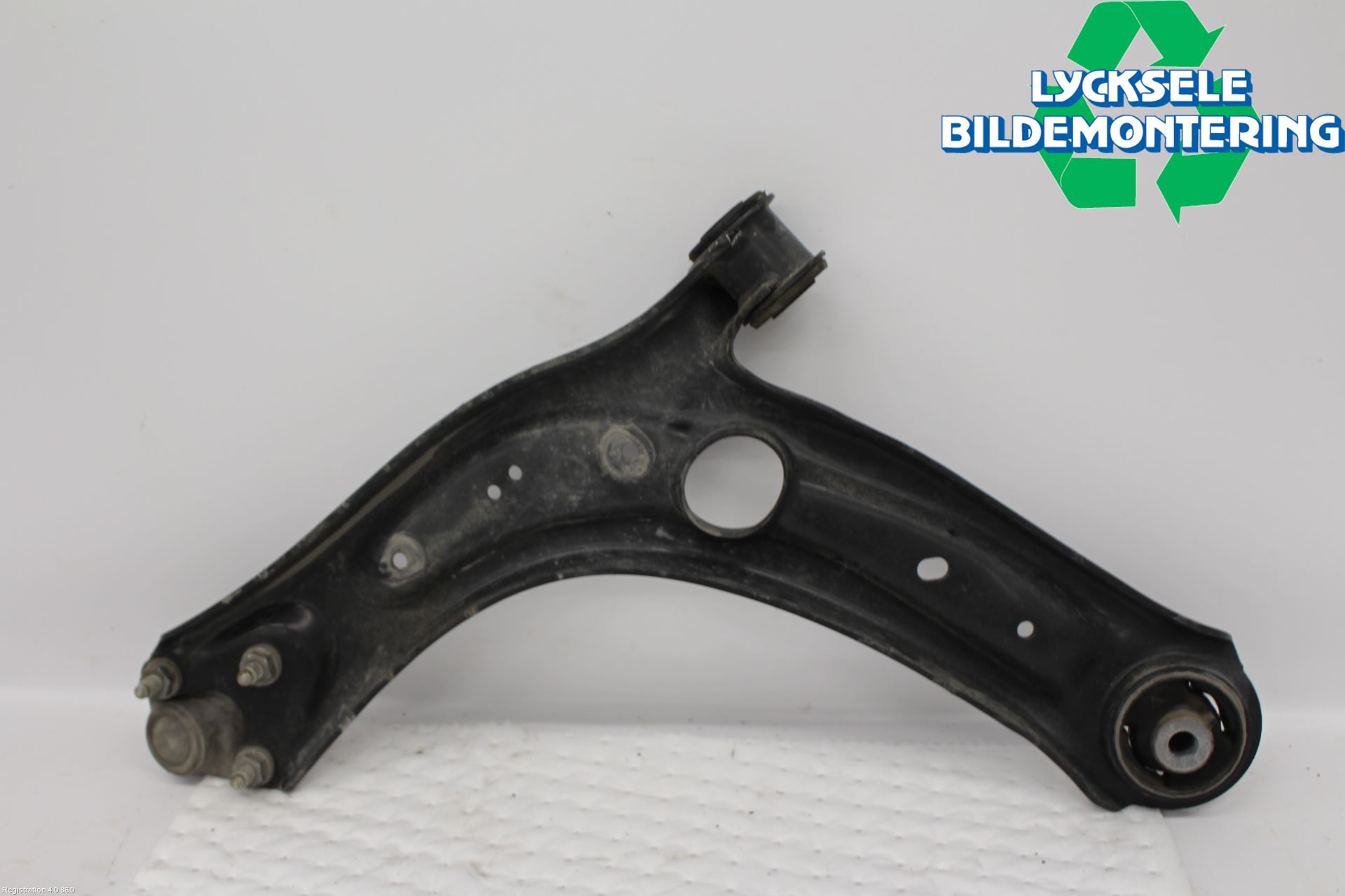 Volkswagen VW PASSAT 20-24 Bärarm Fram Undre Hö