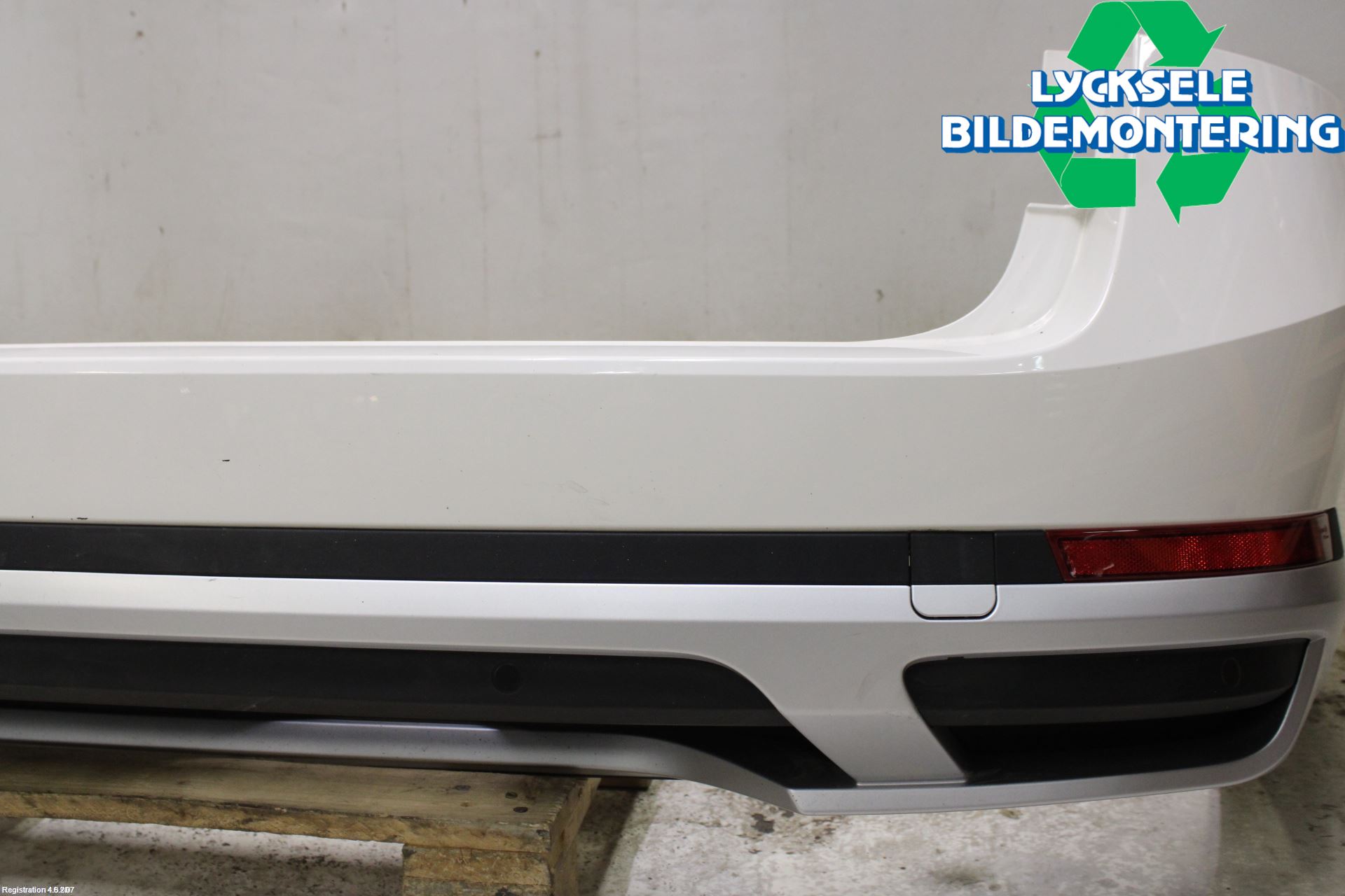 Skoda SUPERB 16-24 Stötfångarbeklädnad Bak