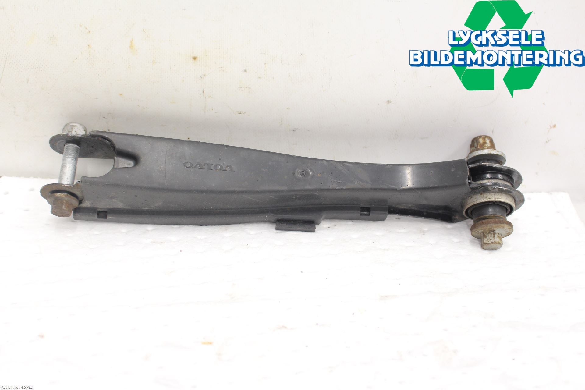 Volvo V90 17->> Bärarm Bak Höger