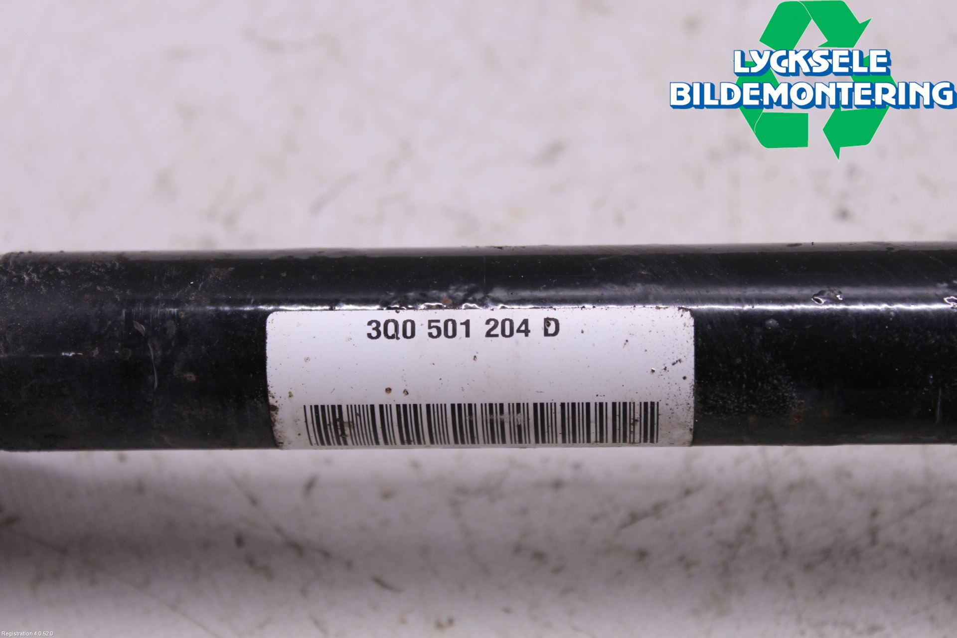 Volkswagen VW PASSAT 15-19 Drivaxel Bak Höger