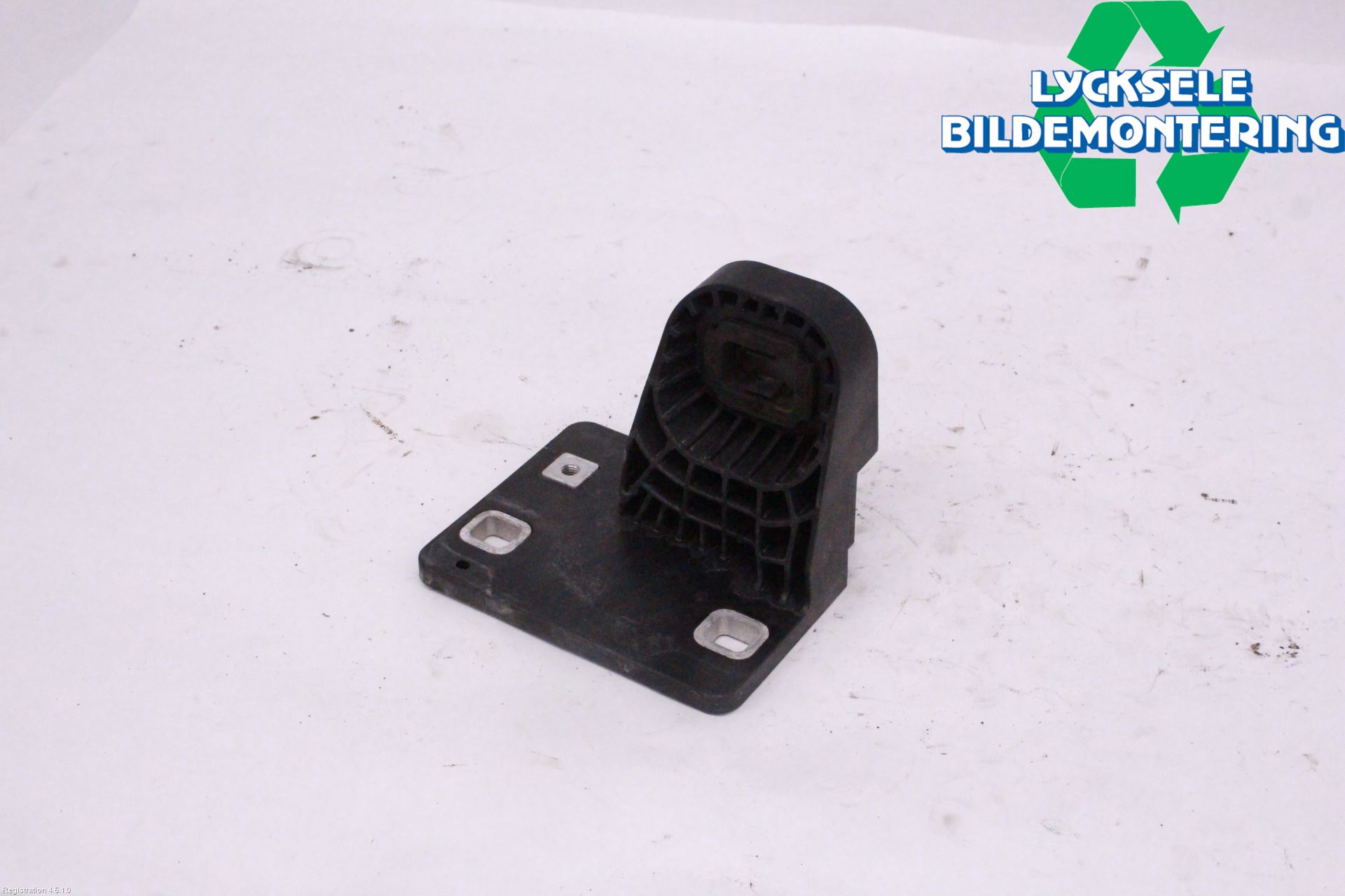 Skoda ENYAQ iV 21- Kylarfäste-Ram-Balk