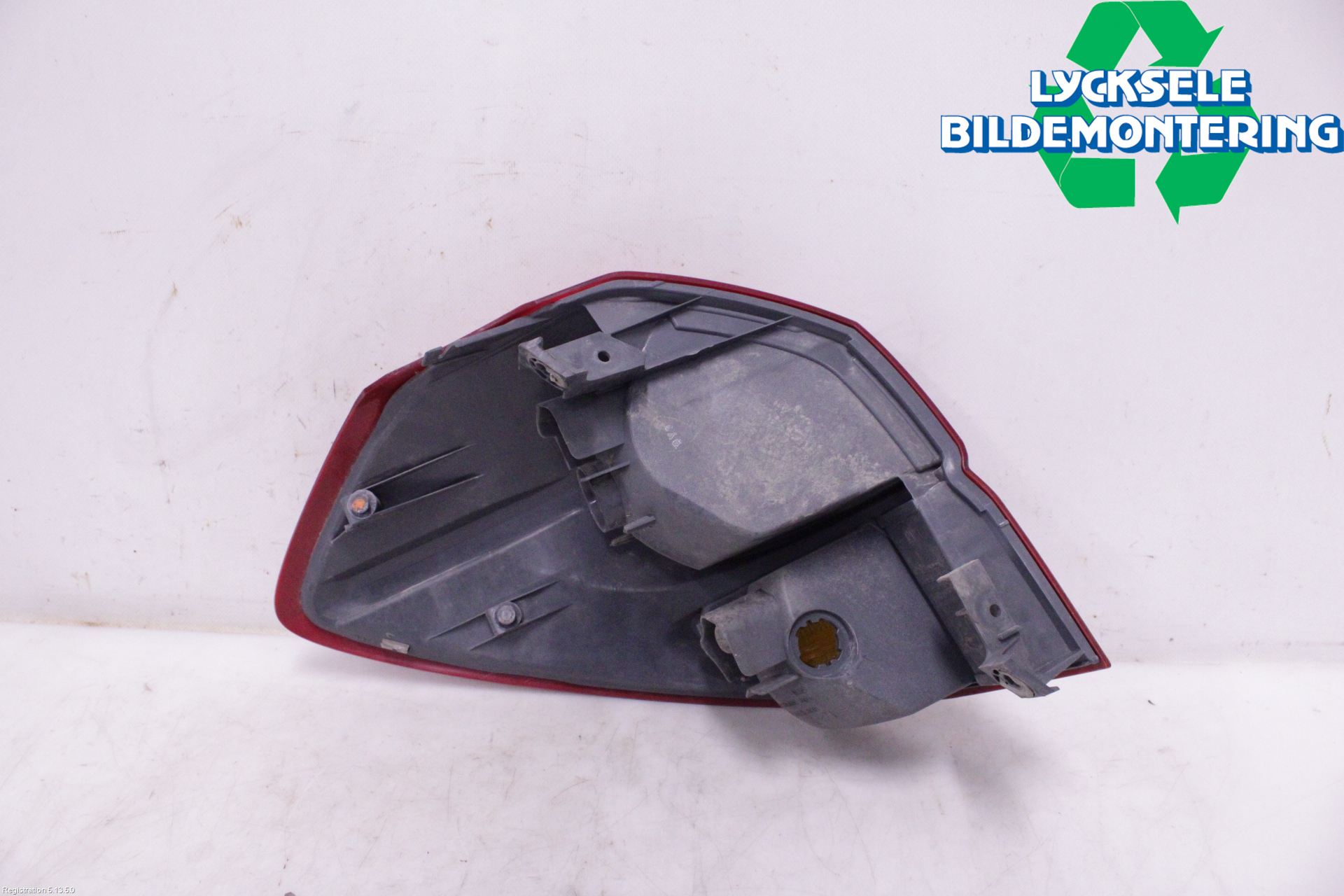 Subaru LEGACY    04-06 Bakljus Höger
