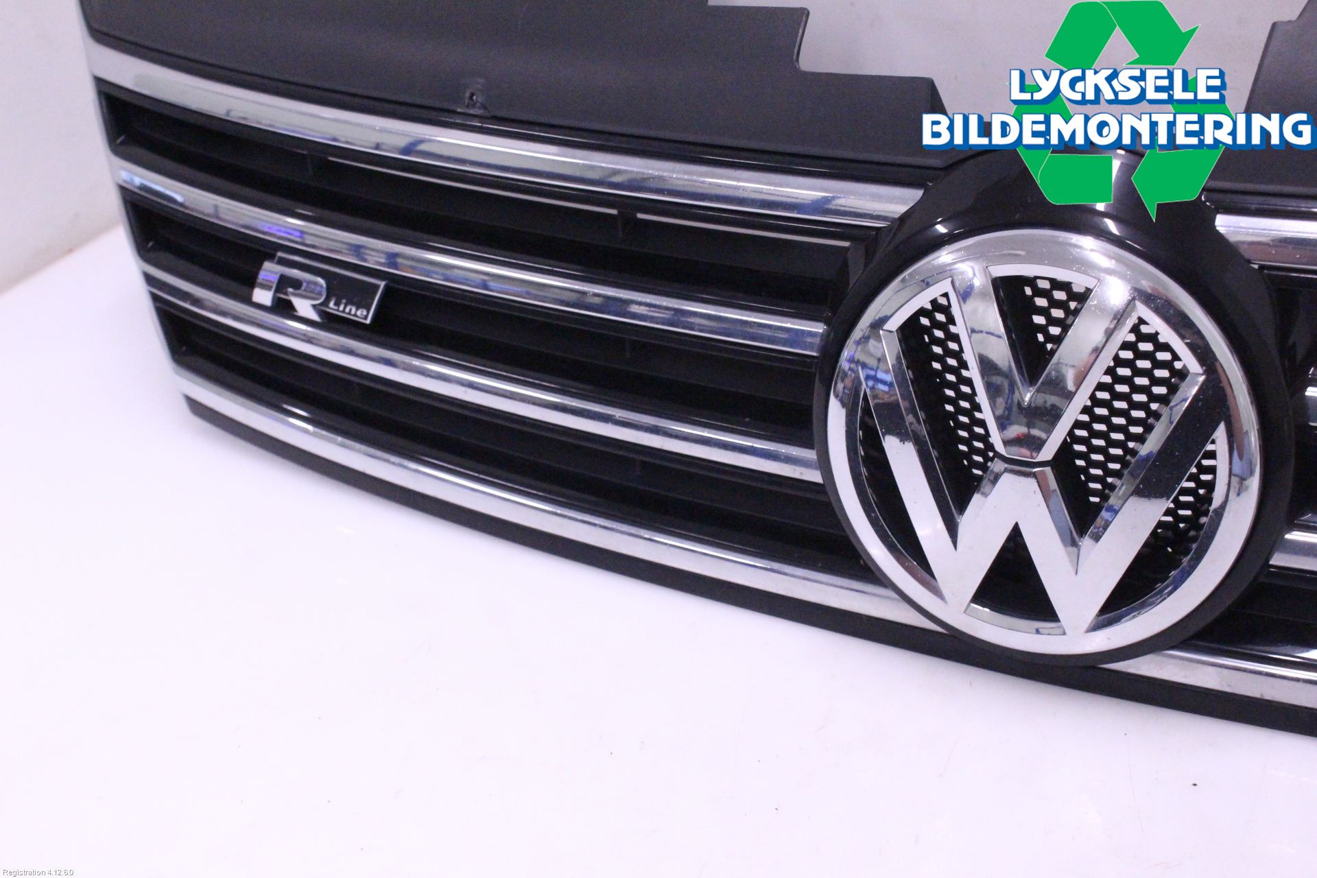 Volkswagen VW PASSAT 11-14 Grill Komp