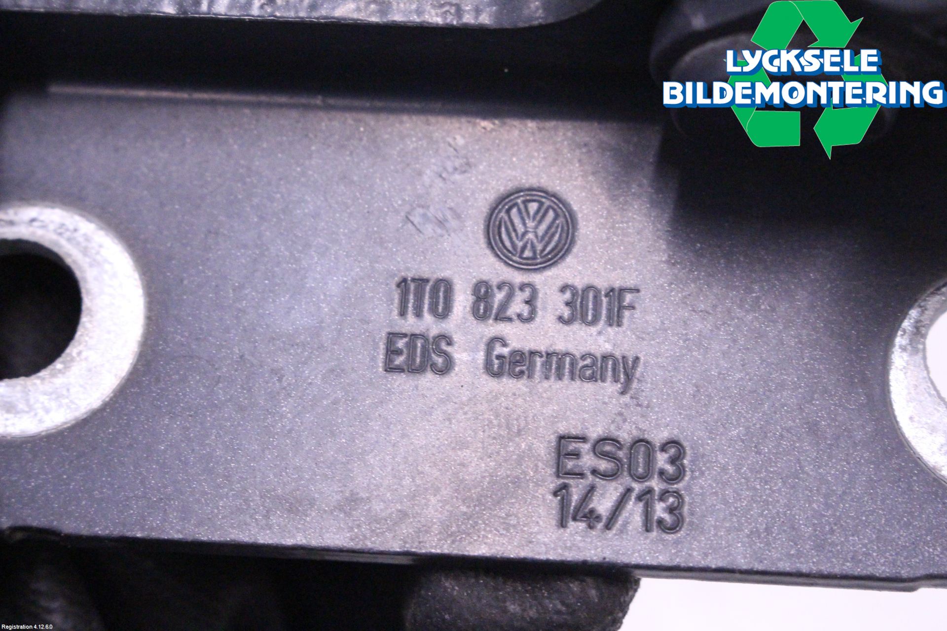 Volkswagen VW CADDY 11-15 Huvgångjärn